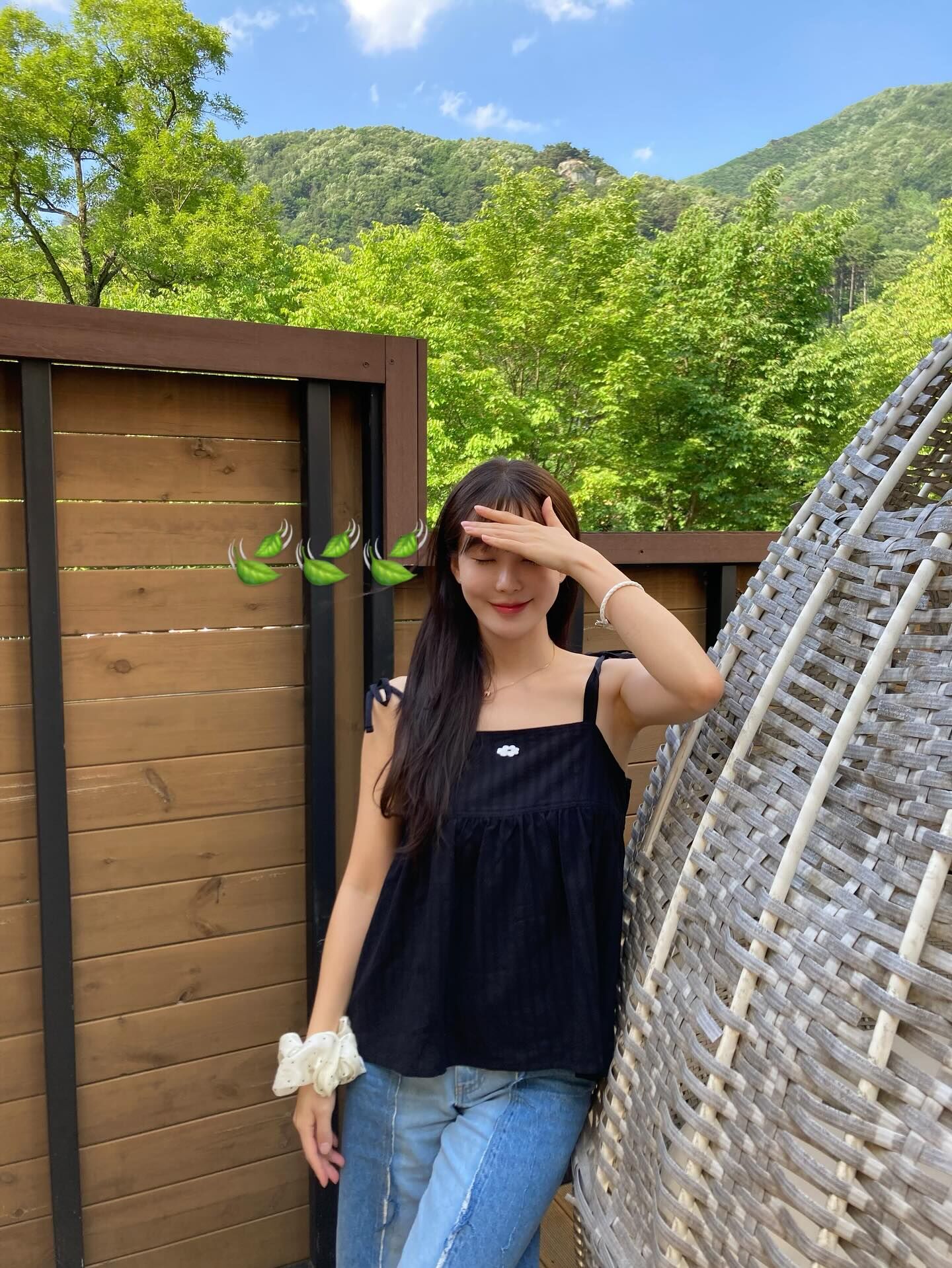 DAISY SYNDROME CAMISOLE SHIRRING BLOUSE