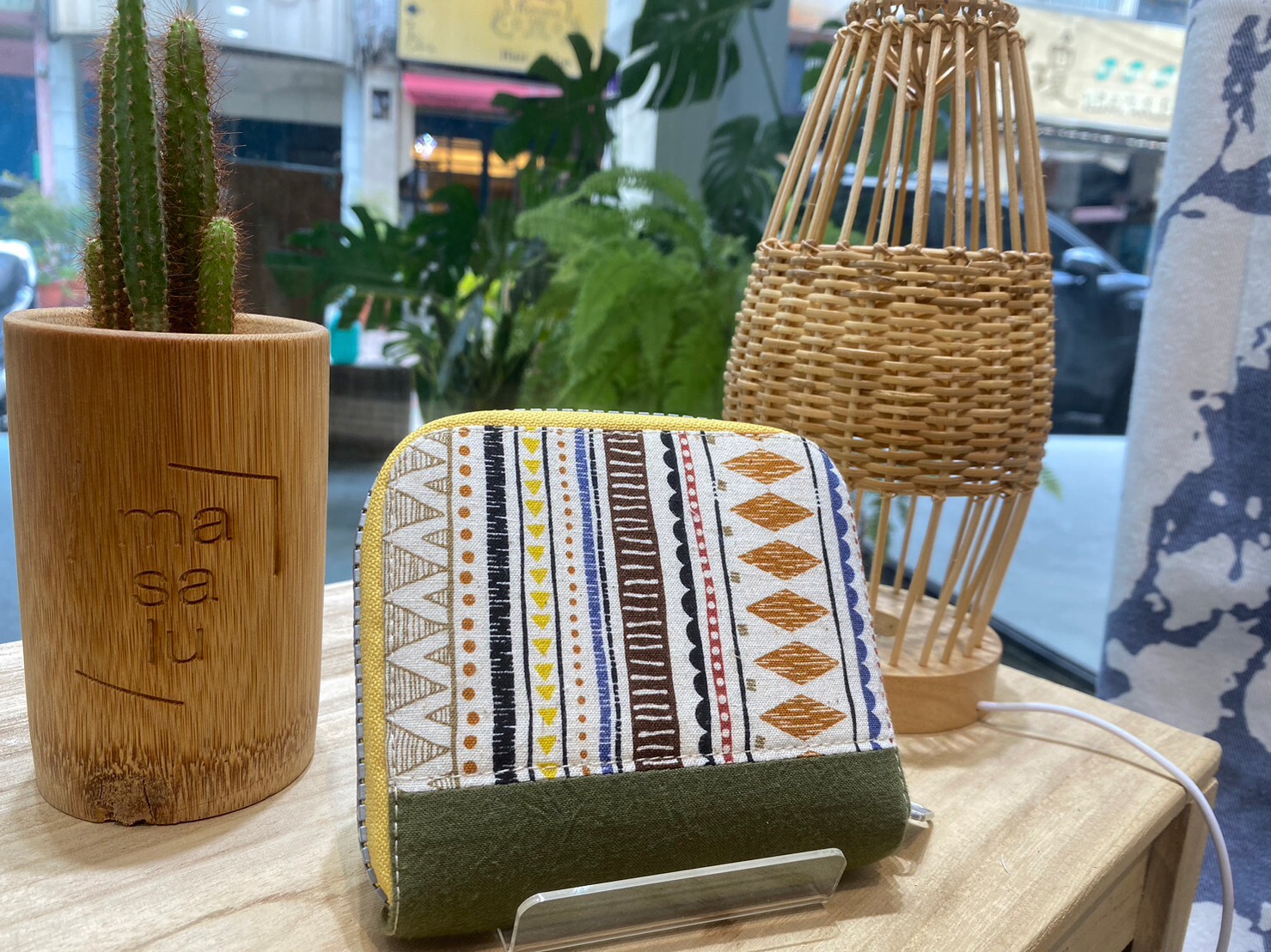 原藝文選品「晴裁作」/ 手作花布短夾 - 綠底