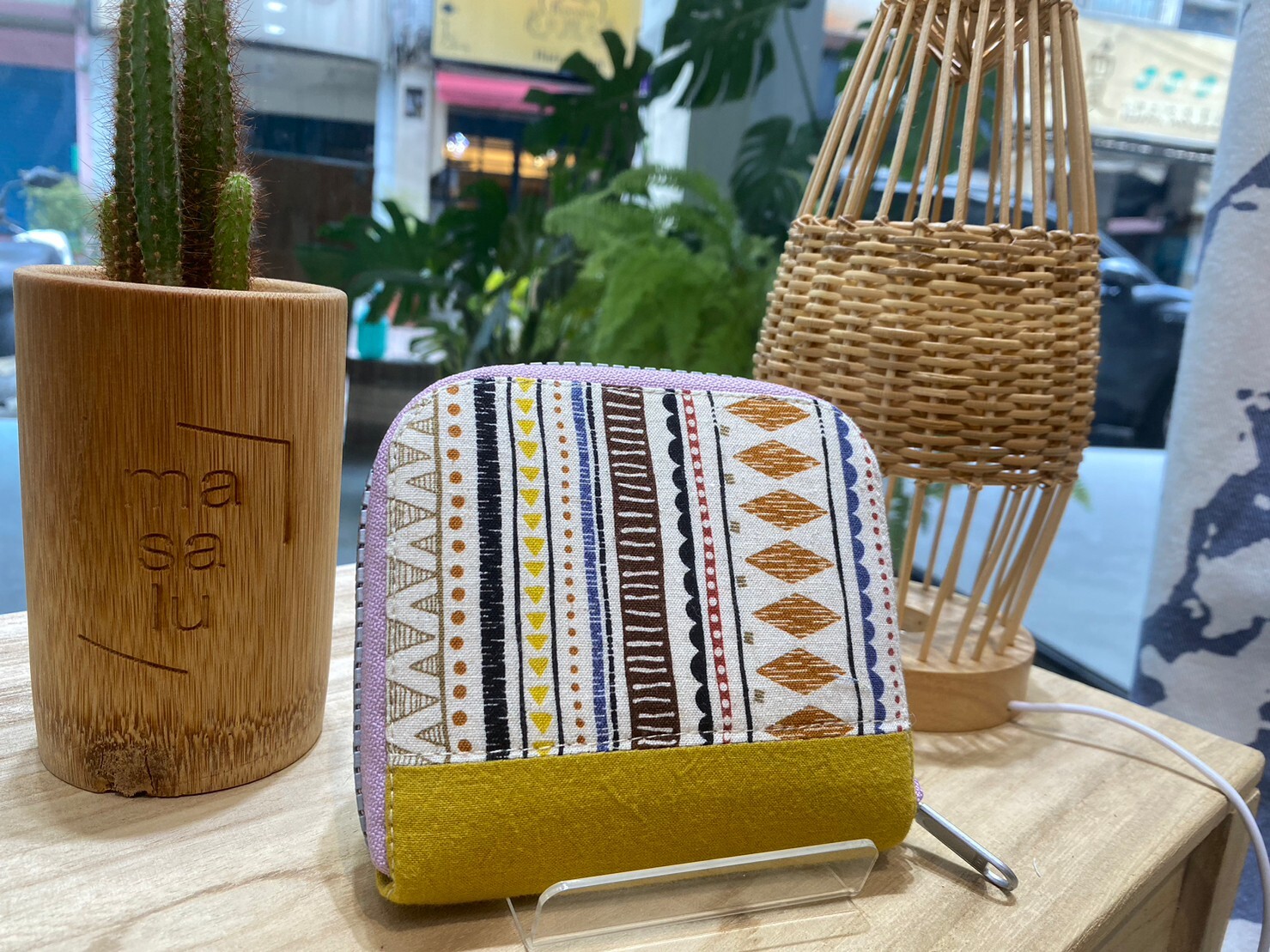 原藝文選品「晴裁作」/ 手作花布短夾 - 黃底