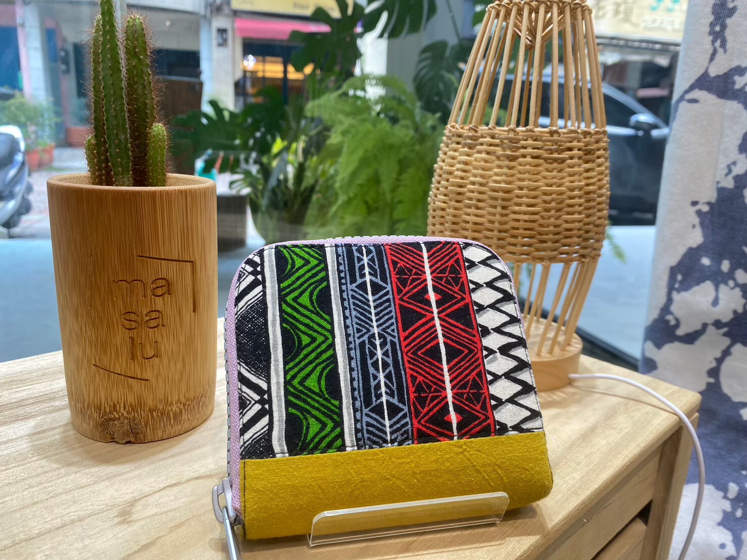 原藝文選品「晴裁作」/ 手作花布短夾 - 黃底