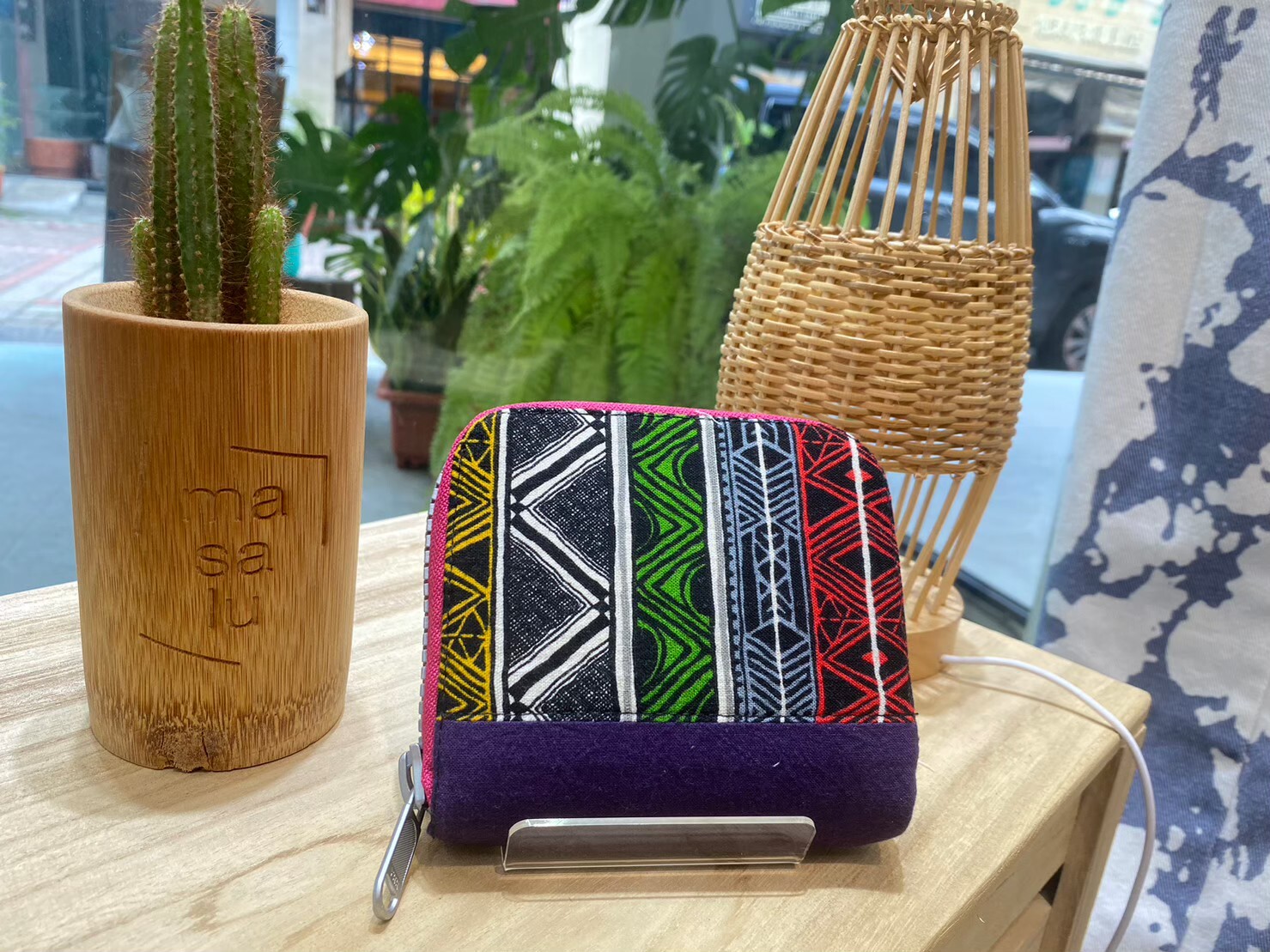 原藝文選品「晴裁作」/ 手作花布短夾 - 紫色底