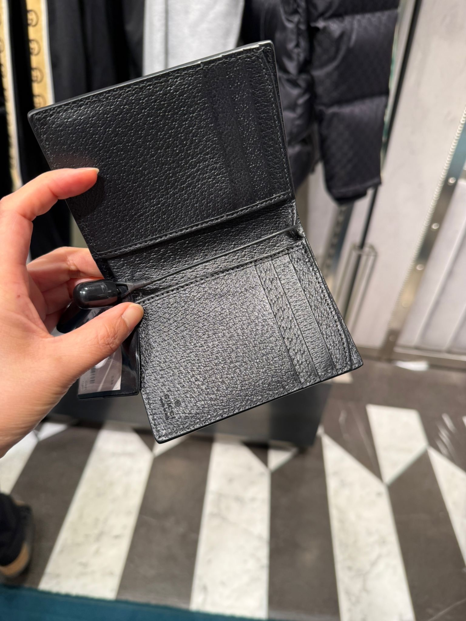 Gucci GG Dollar calf bi-fold Men Cardholder Black