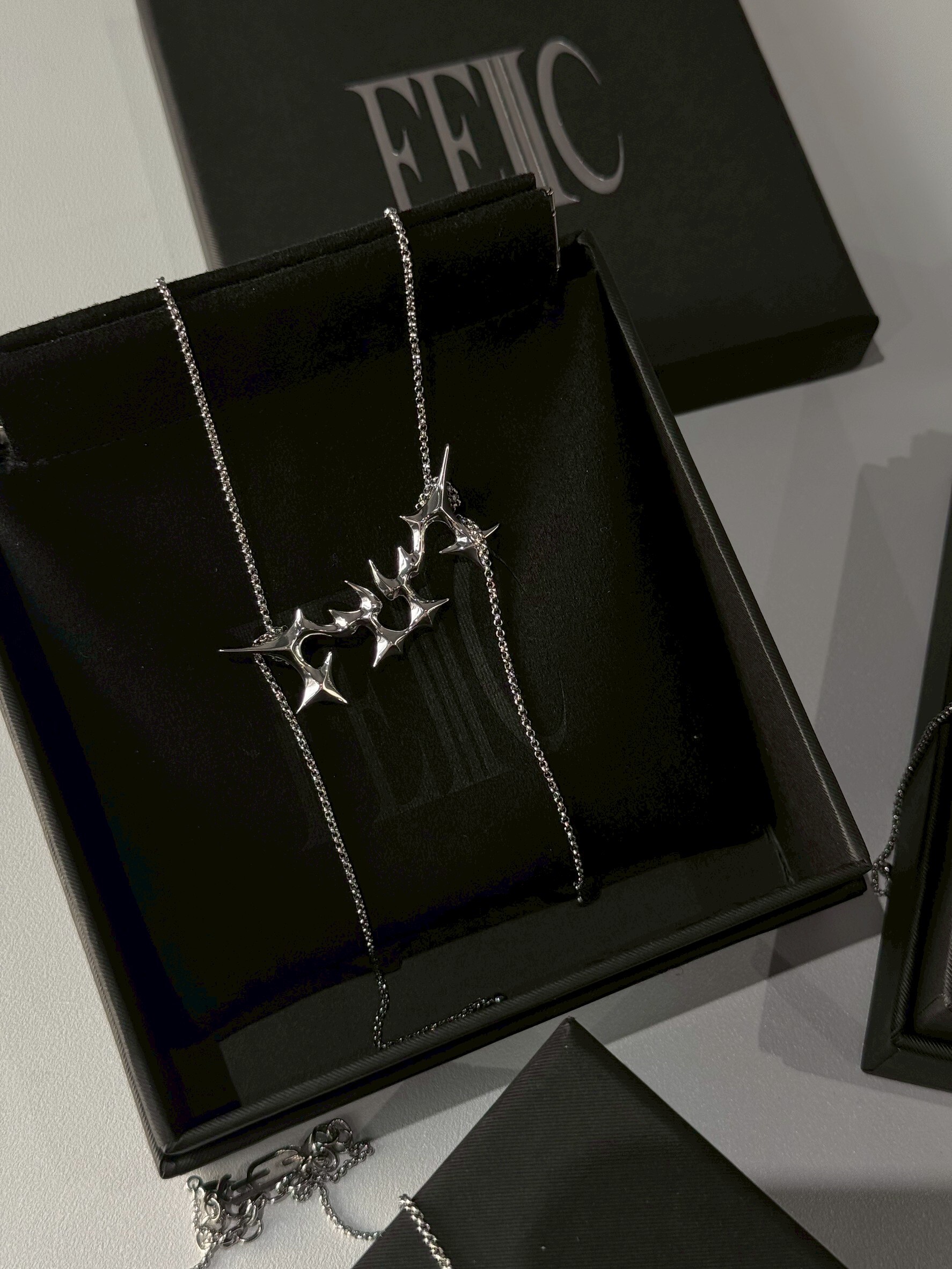 Fe3c TUT Necklace 金屬字母項鍊