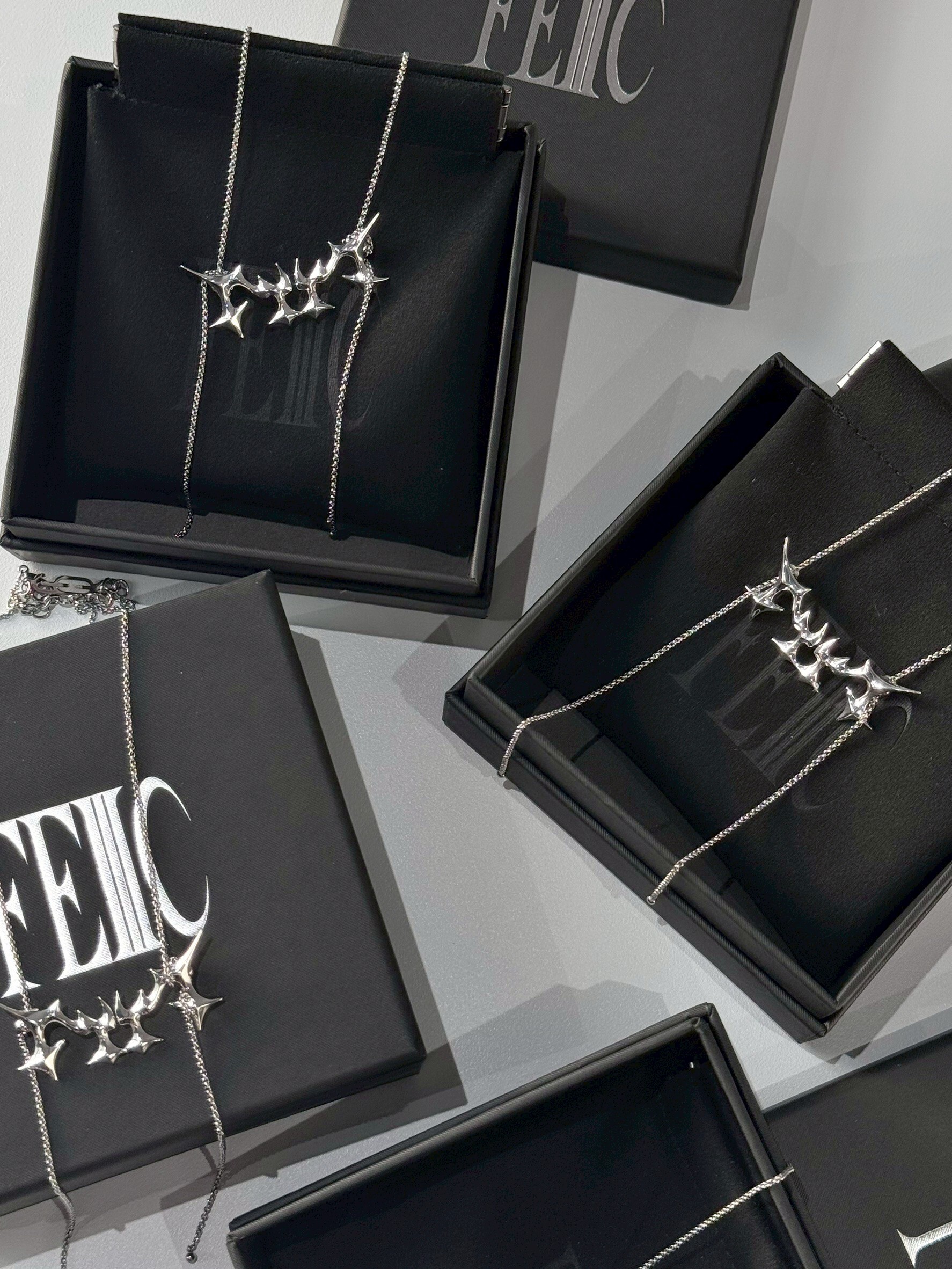 Fe3c TUT Necklace 金屬字母項鍊