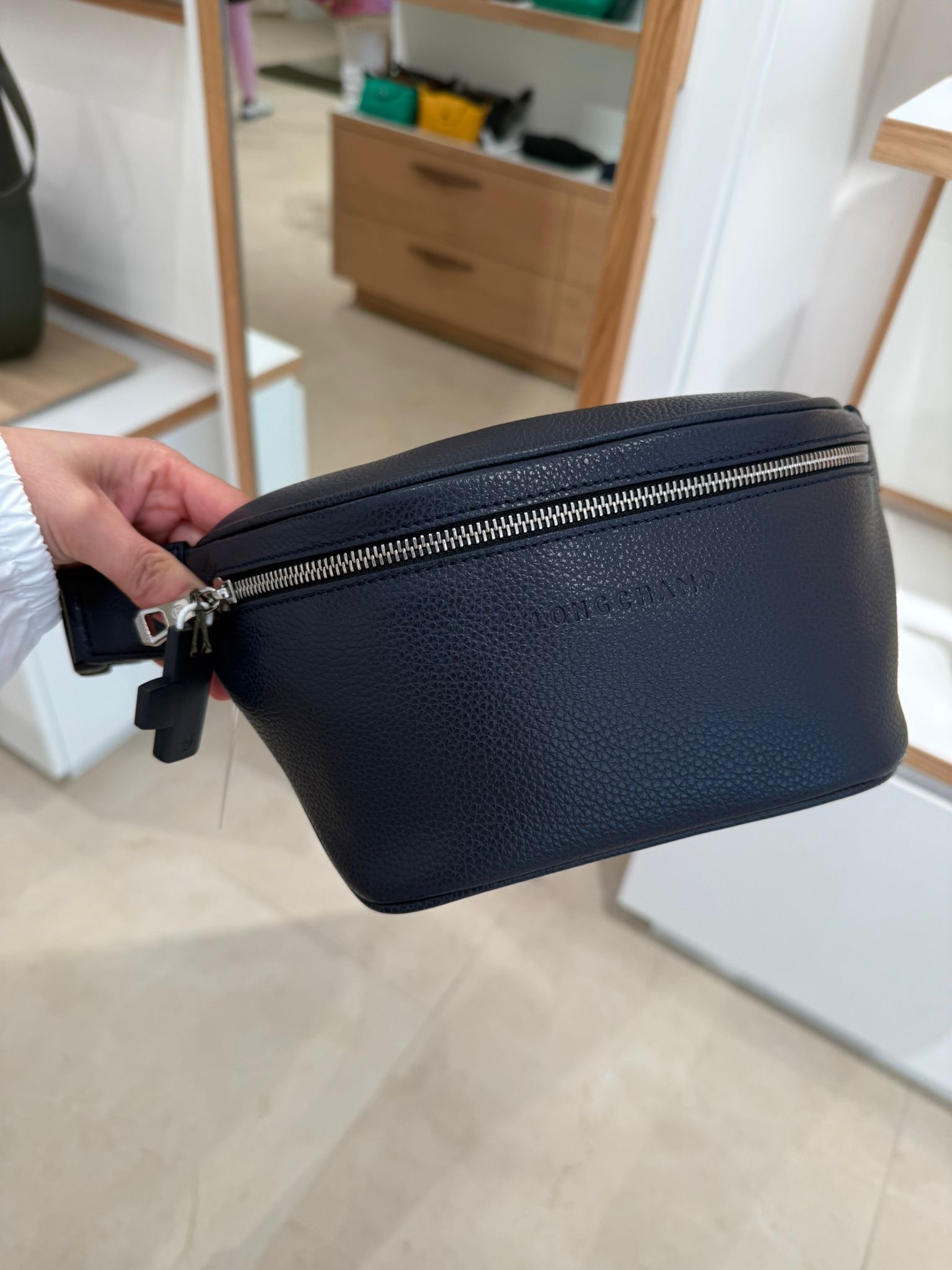 Longchamp leather bumbag Black 20045