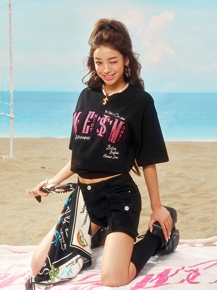 STK x MEDM聯名 SmallTownKid 亮片繡字 LOGO 短袖 T