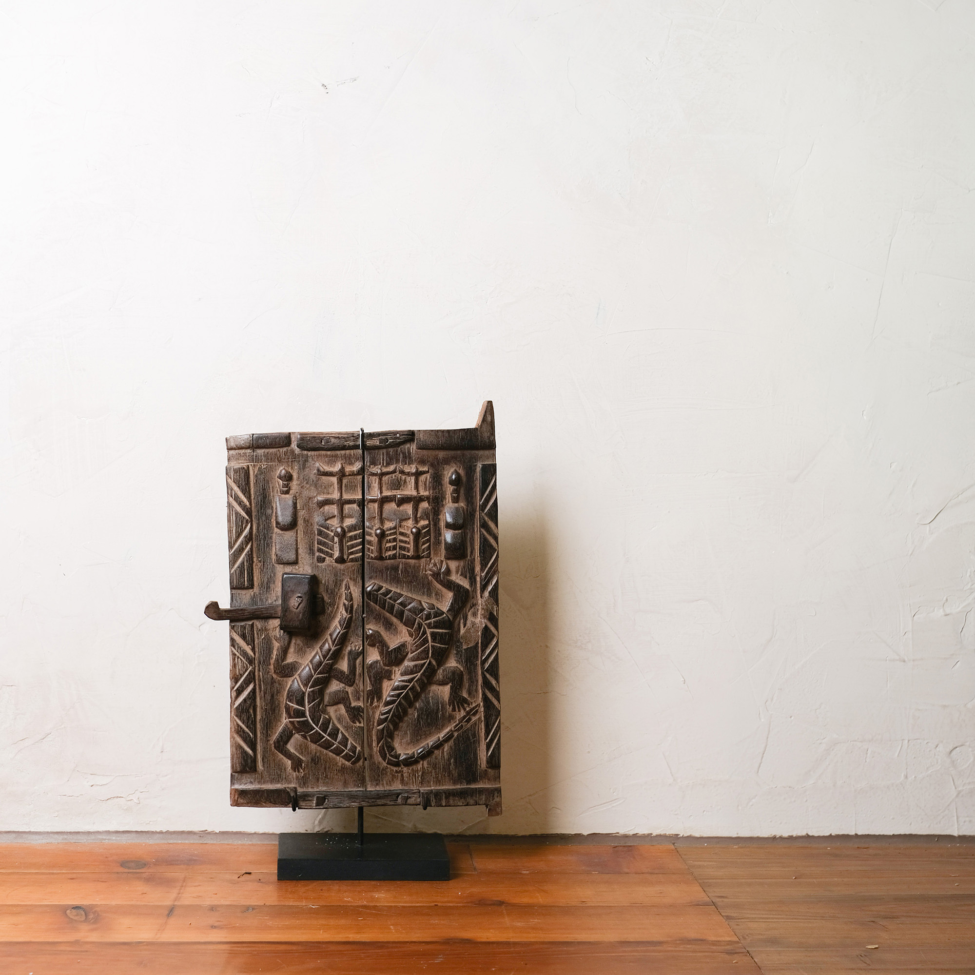 多貢糧倉木門板｜馬利