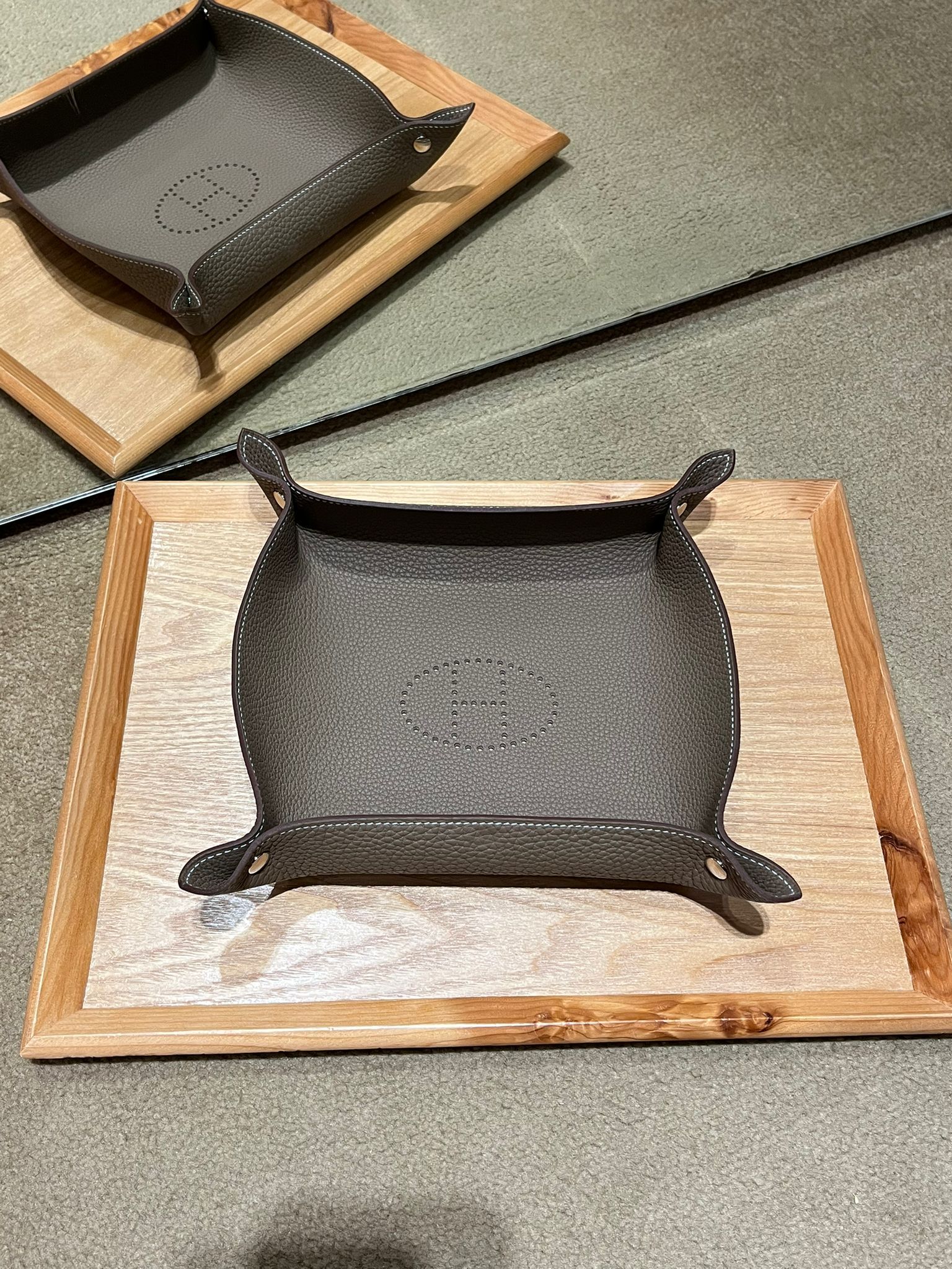 Mises et relances h evelyne change tray&nbsp;25x25cm