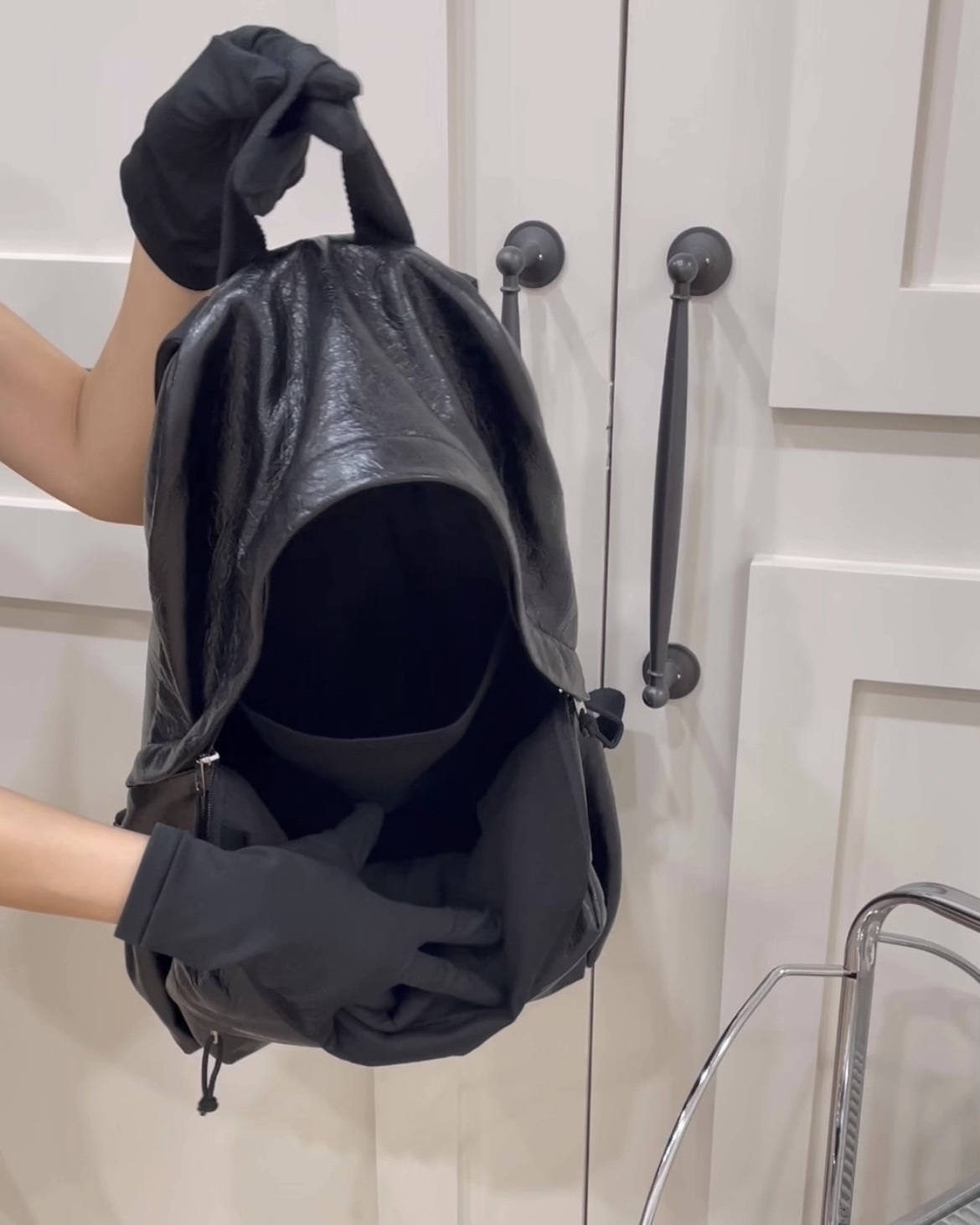 BALENCIAGA｜聯名藍寶堅尼小羊皮後背包 黑色