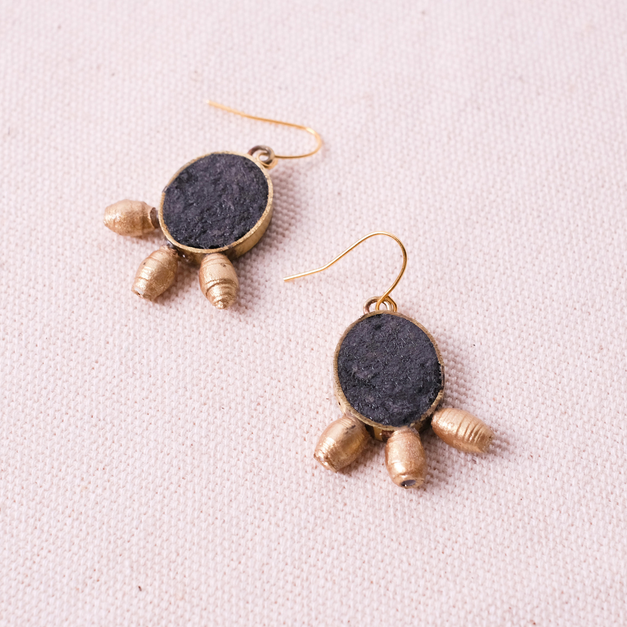 永續工藝｜耳環 - 黑玉｜史瓦帝尼