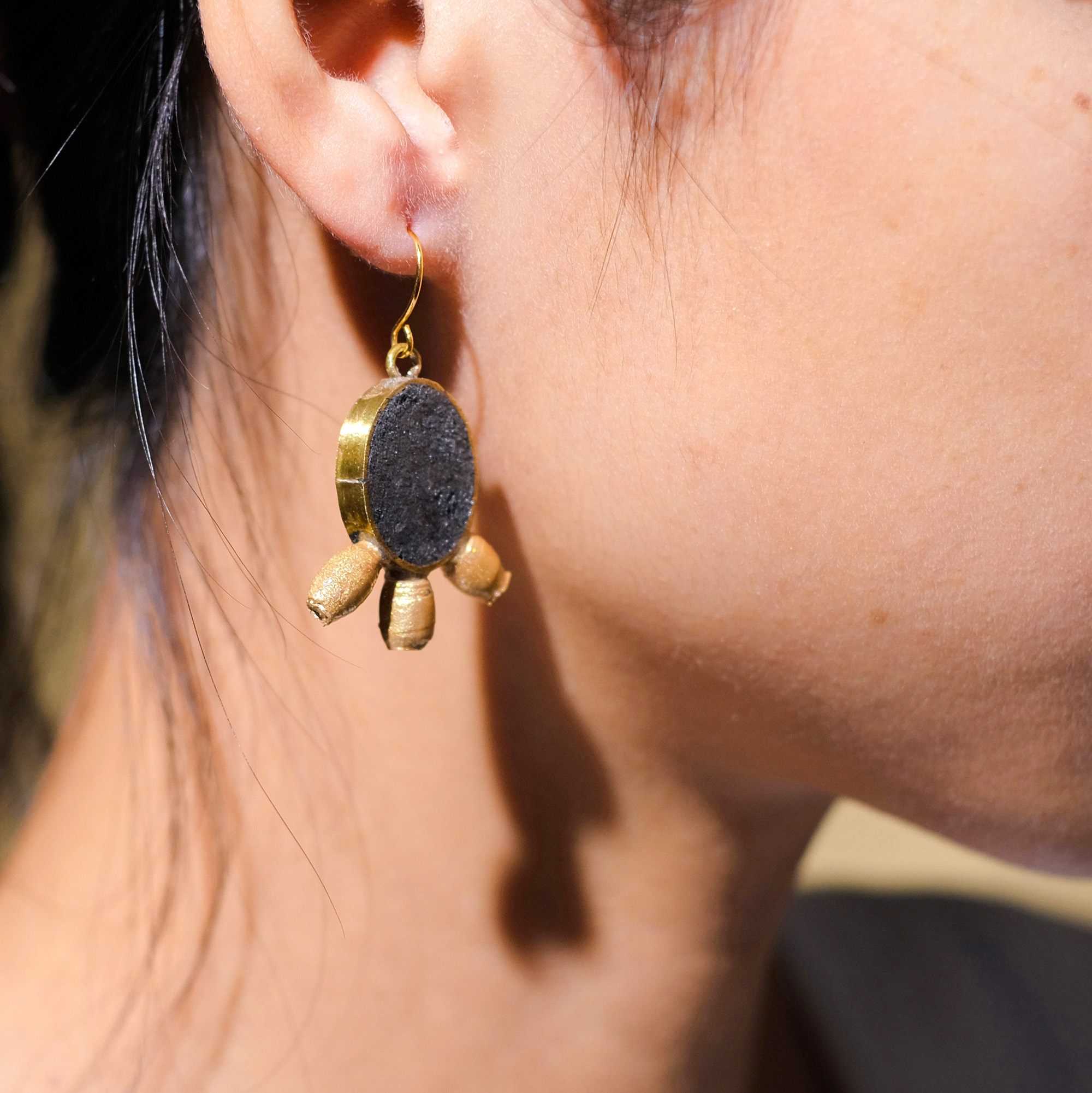 永續工藝｜耳環 - 黑玉｜史瓦帝尼