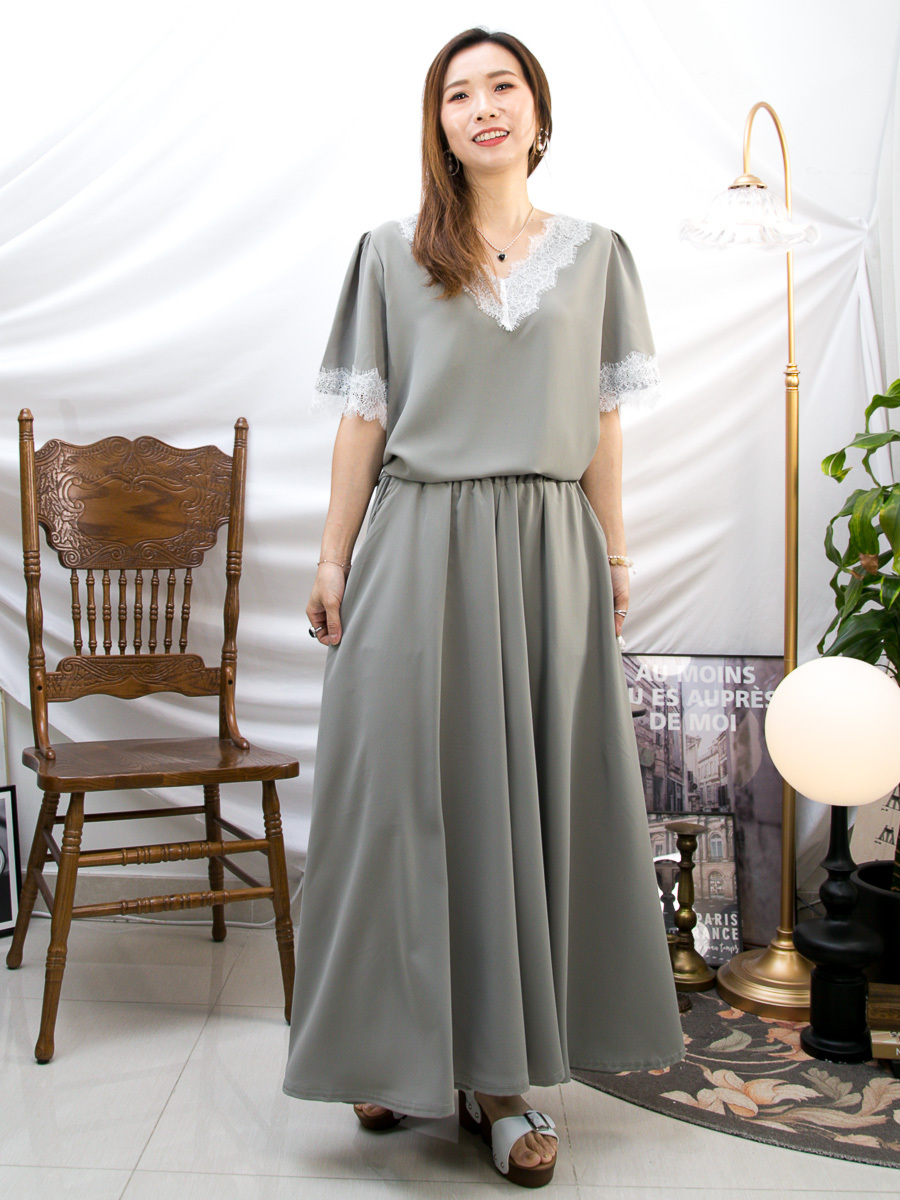 【SUMMER SALE】V領邊 袖口LACE．滑滑料TOP 【不設退換】【因SUMMER SALE訂單較多，需要7-10個工作天才安排出貨】