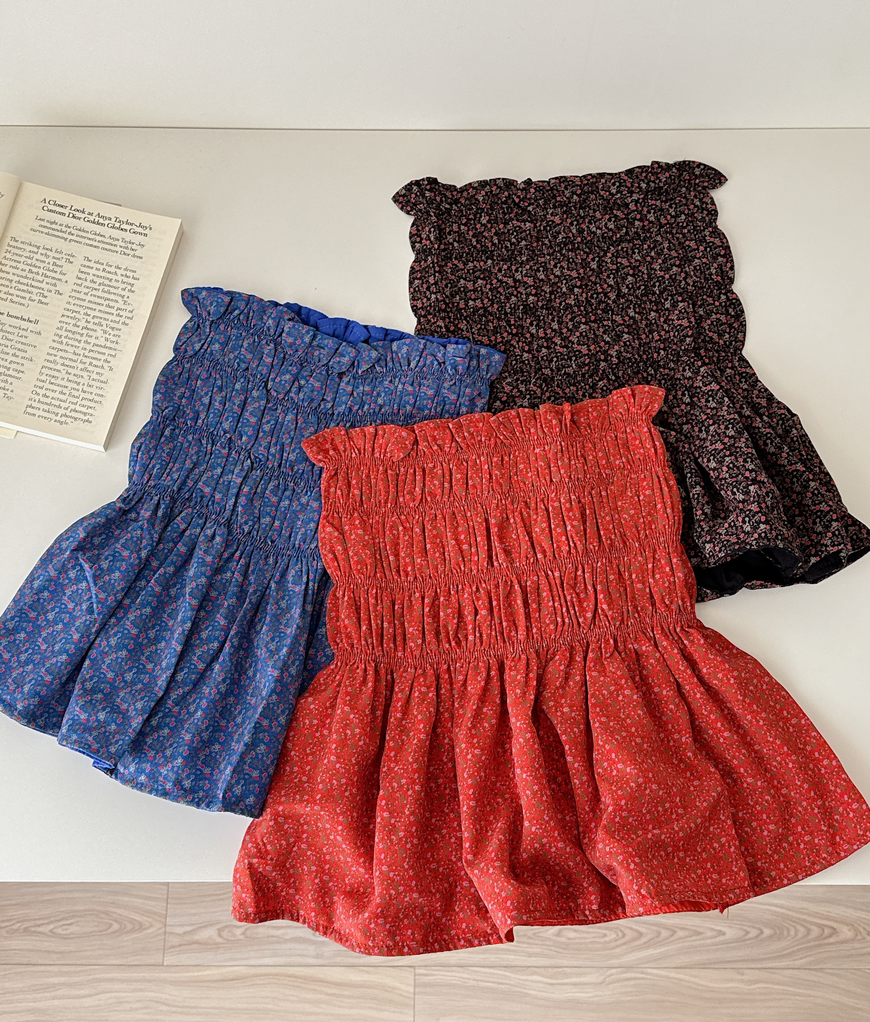 現貨🚚日雜小碎花抓皺平口上衣💕共3色