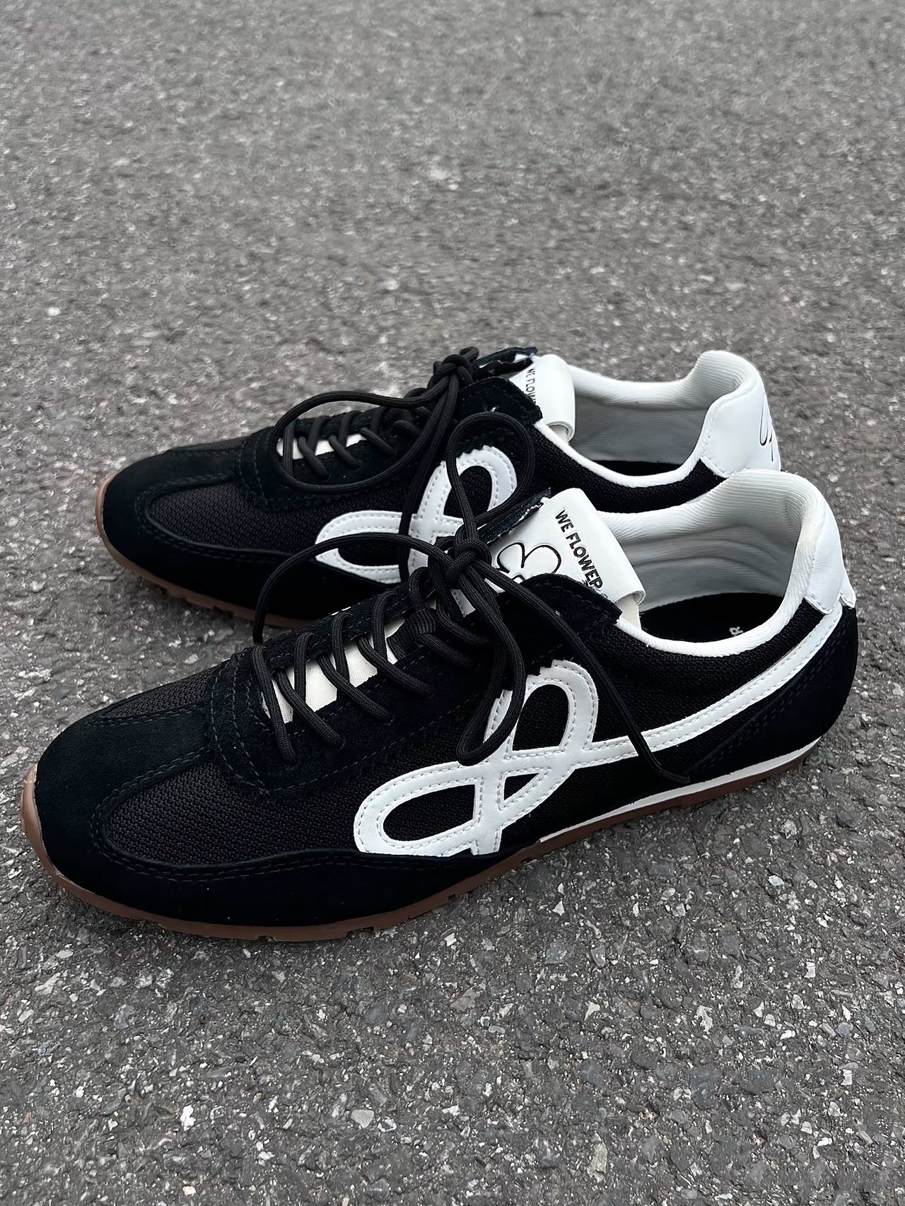 We Flower SS25  Black 法棍小花鞋黑色休閒鞋