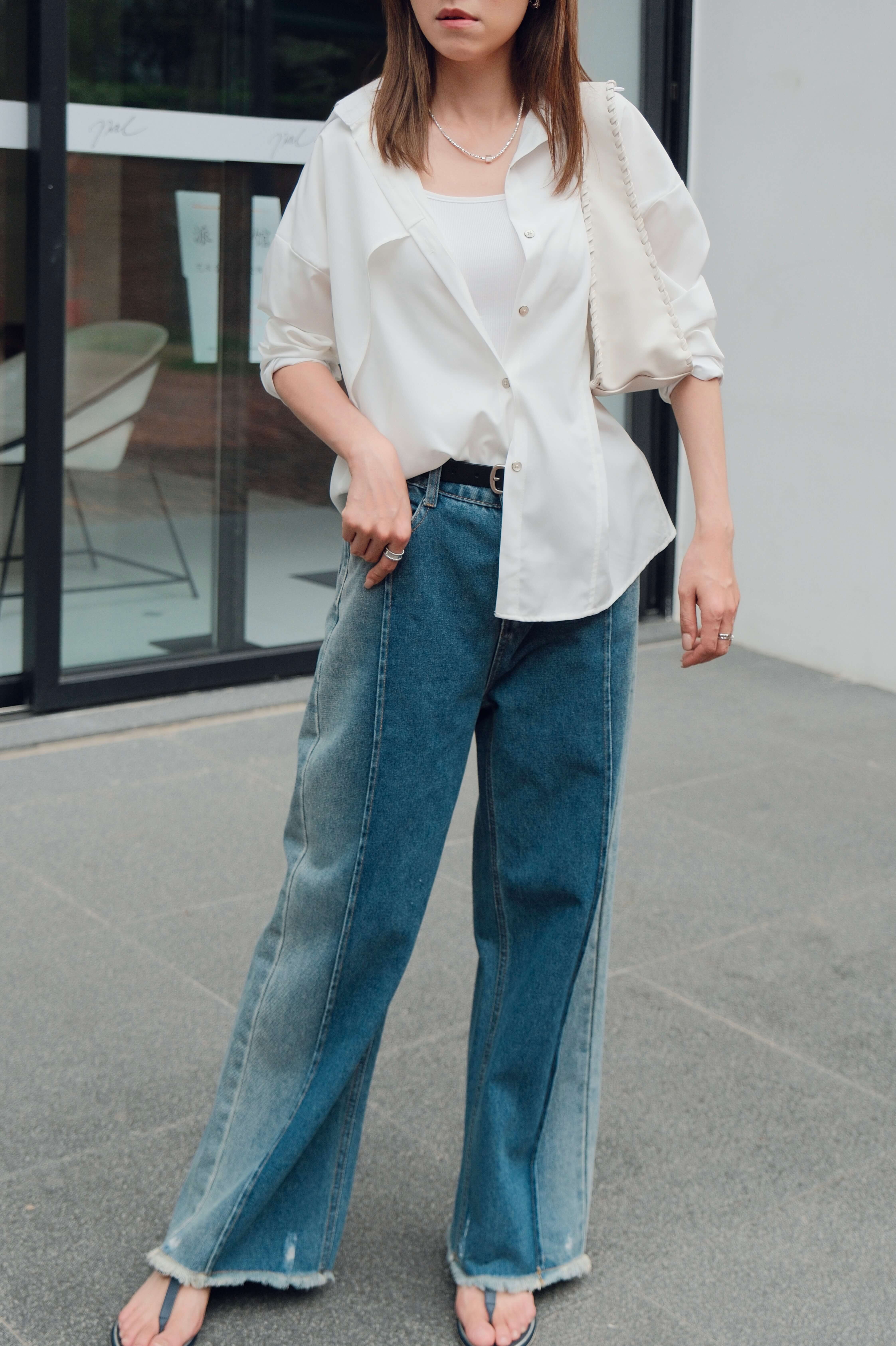 Front Seam Contrast Washed Denim Jeans_JE256L01