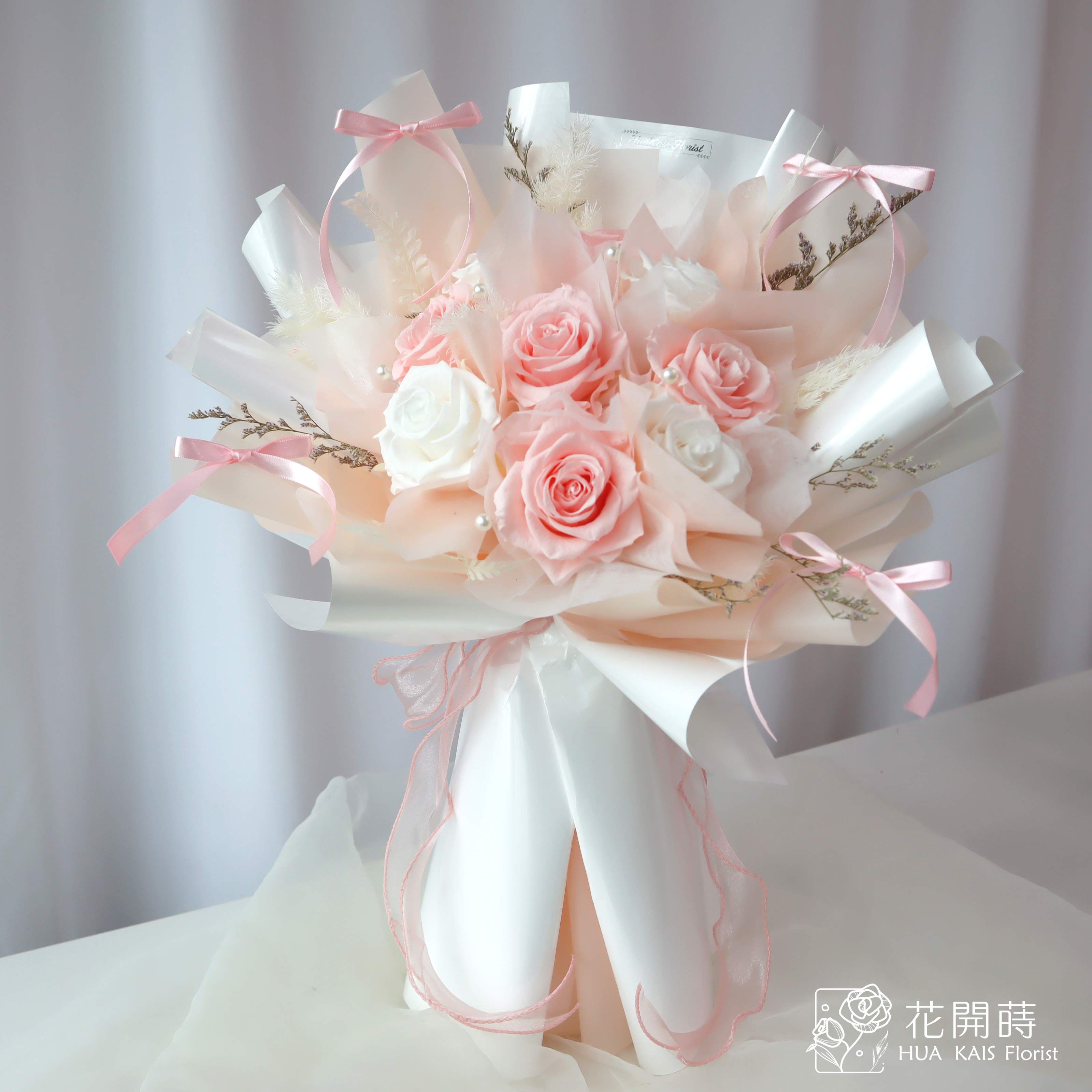 永生花束|粉白戀章L號永生玫瑰花束|告白花束|情人節花束|母親節花束|求婚花束|永生花|ins緞帶風|韓系花束