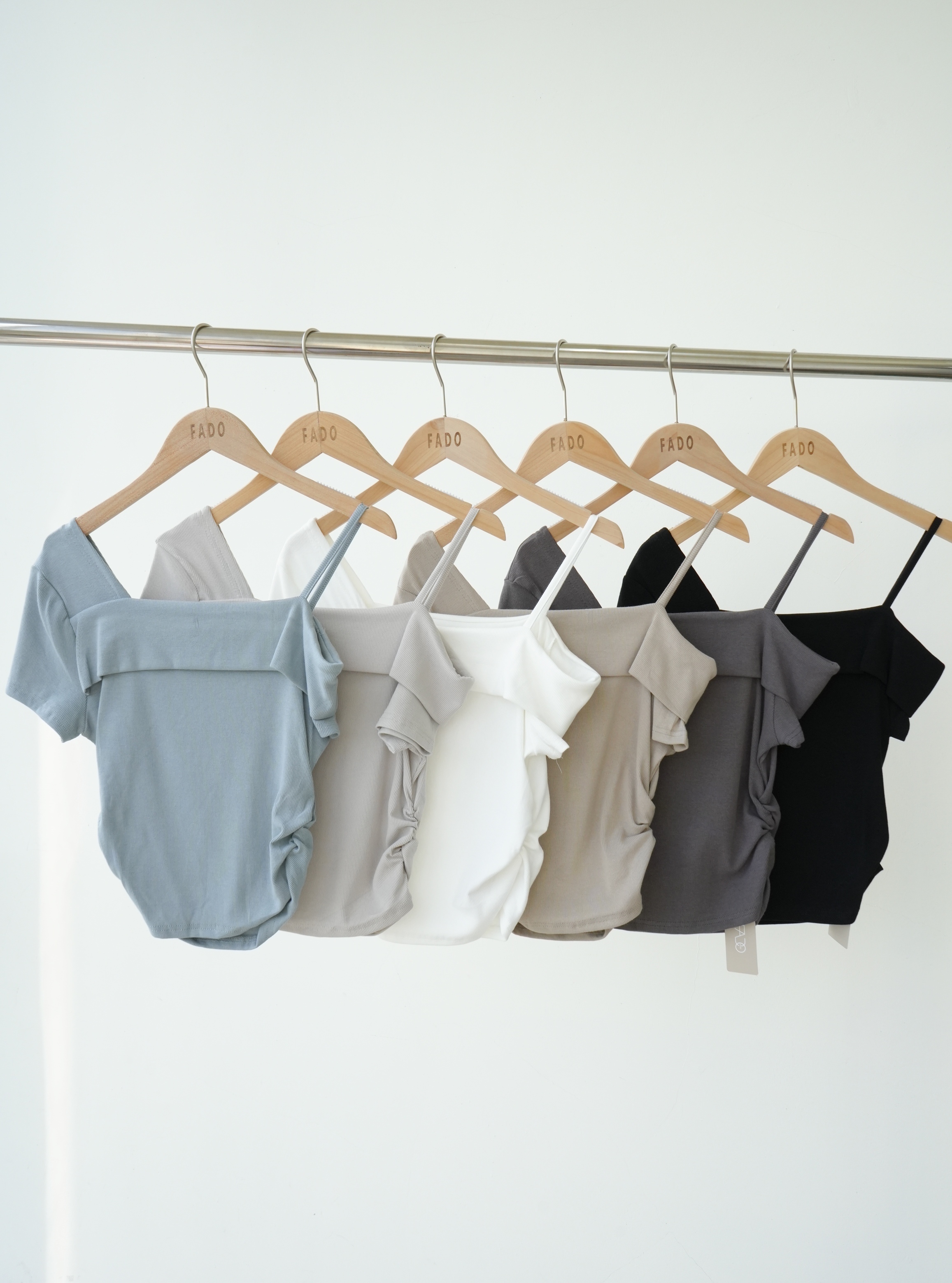 法朵Fado shop｜單吊帶露肩抓皺T 021B080