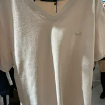 [S] GUESS LIGHT BEIGE COMMON COOL MATERIAL V-NECK T-SHIRT , MO2K9492-LBE (SGU683)