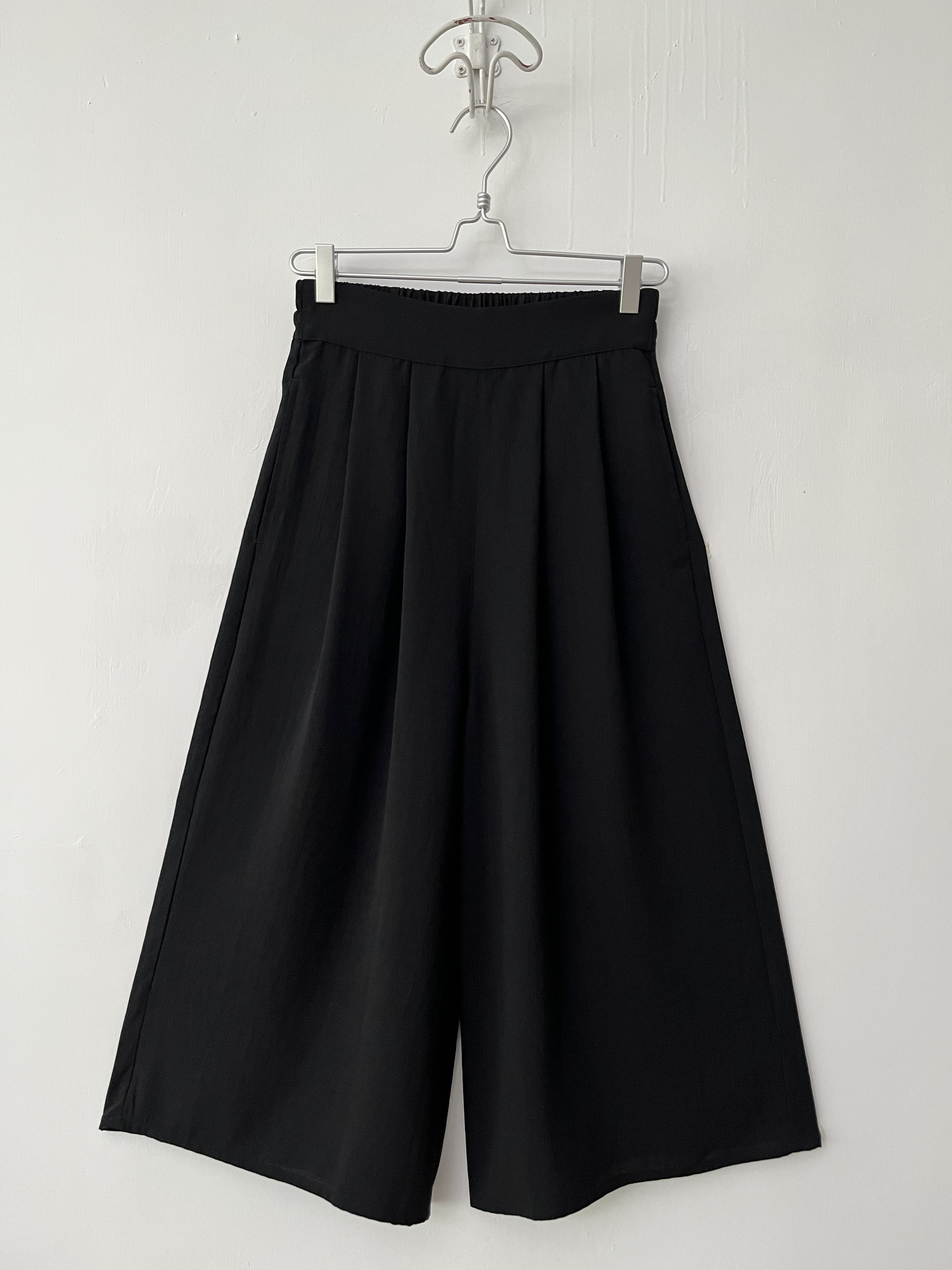 黑色半橡筋裙褲