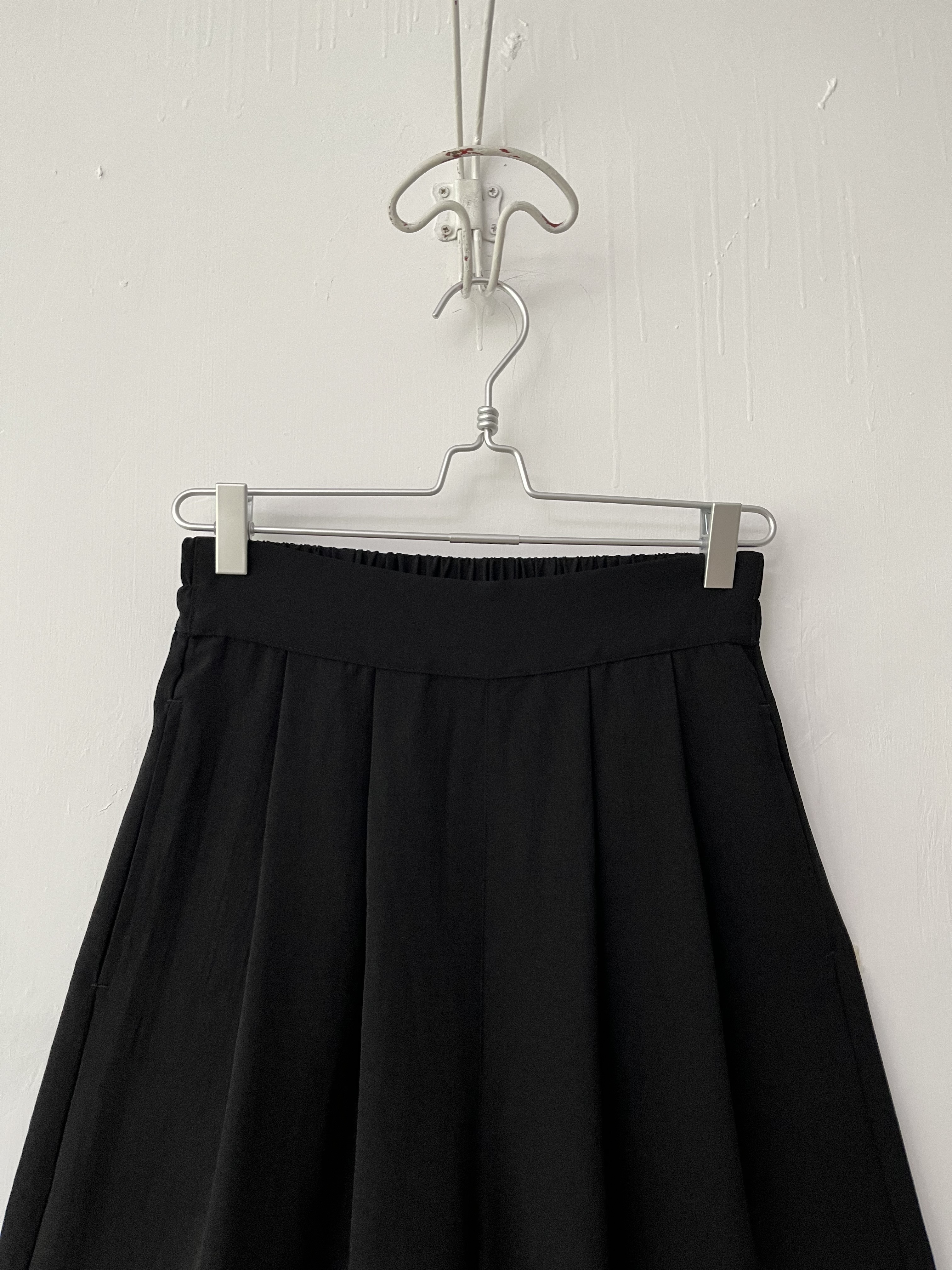 黑色半橡筋裙褲