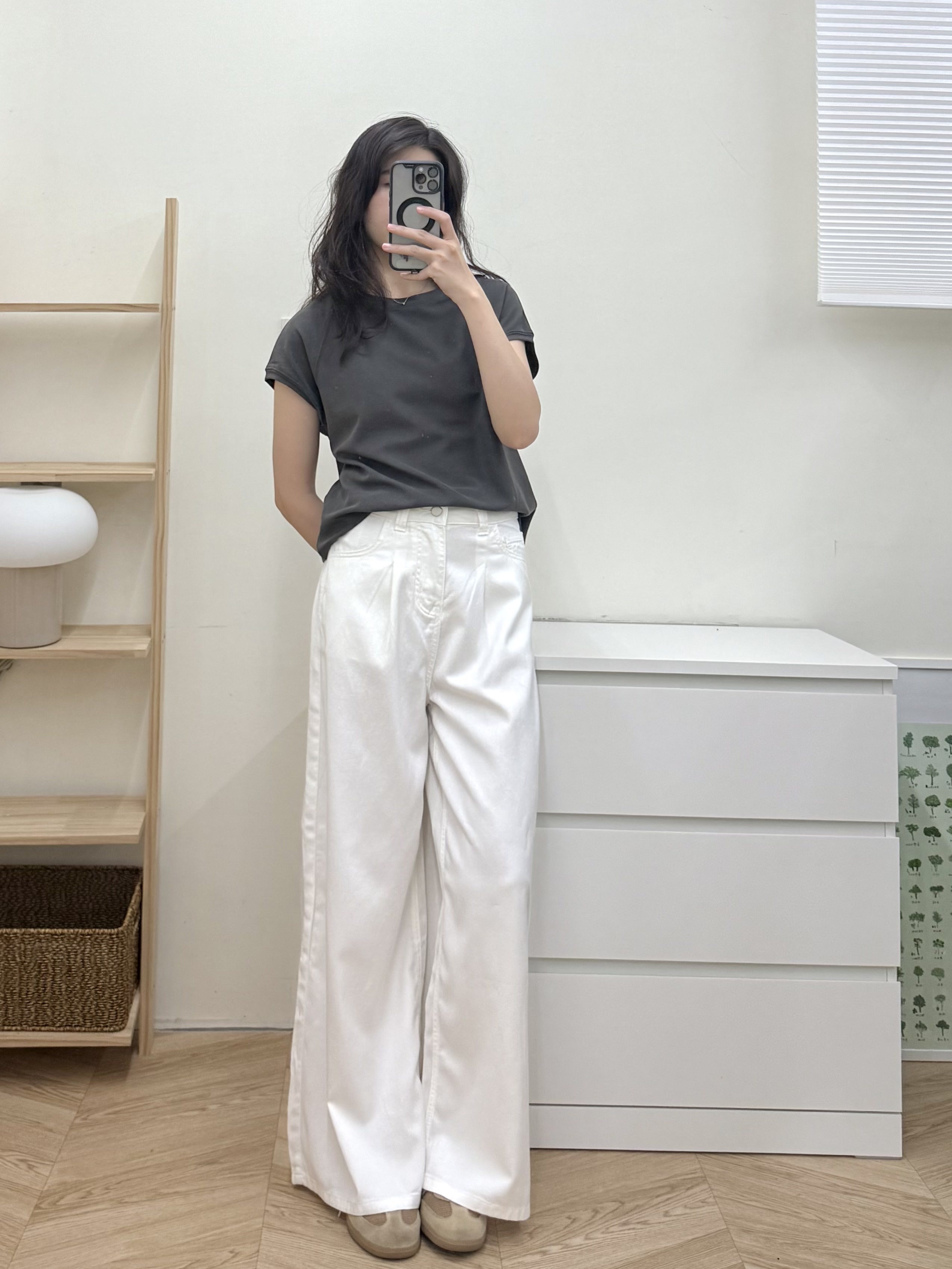 夏天的寬直筒薄款牛仔褲*2色