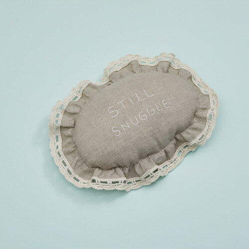 Louisdog 橢圓荷葉邊安撫抱枕