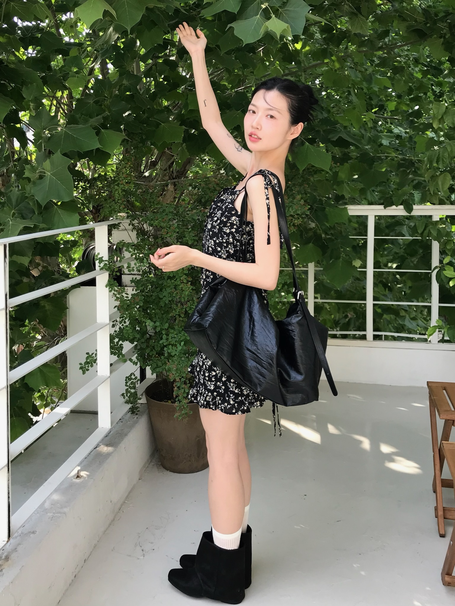 ISA_大容量!魅力 亮面軟皮革肩背流浪包_55006