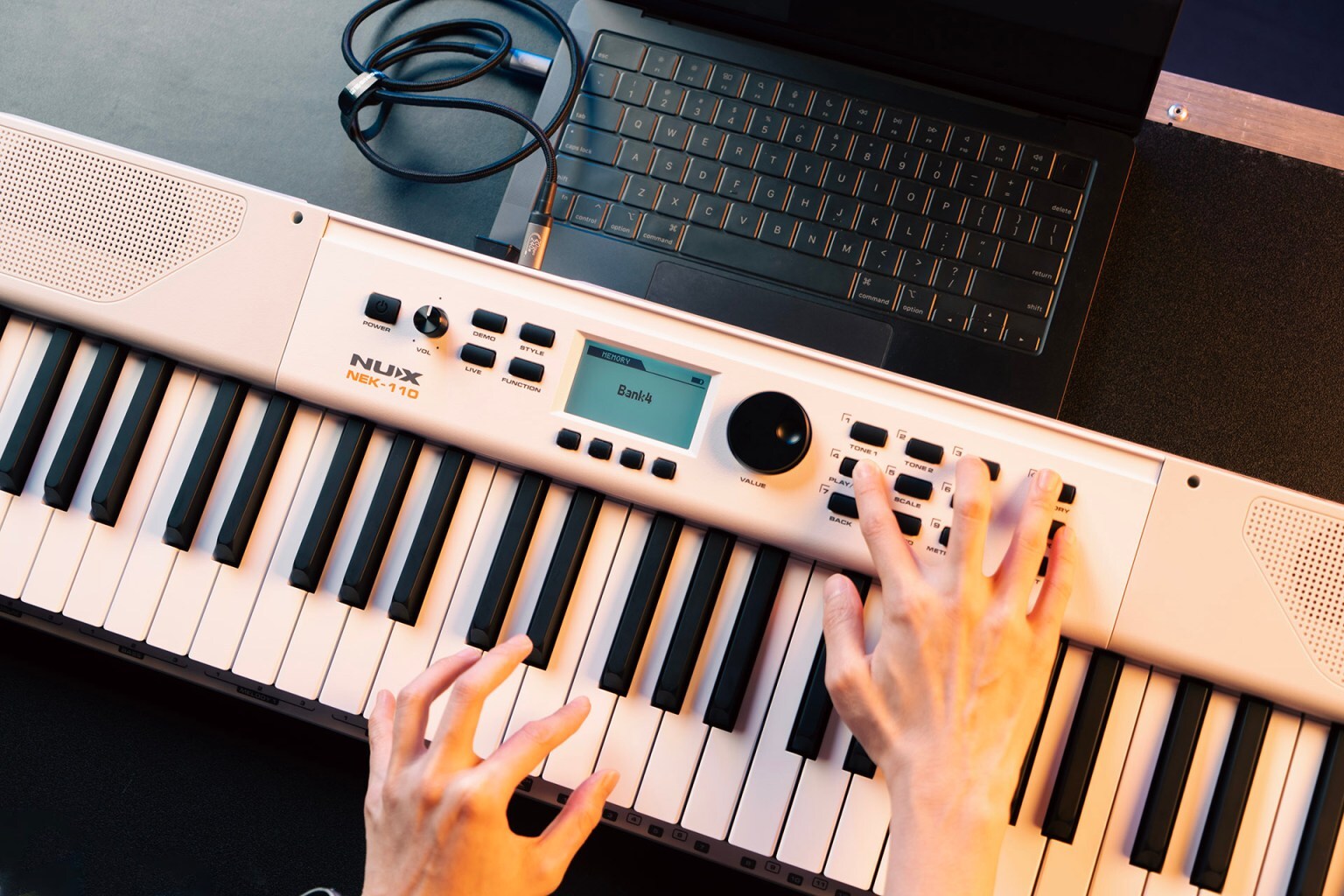 Nux NEK-110 electric piano portable keyboard 電子琴(藍芽+充電