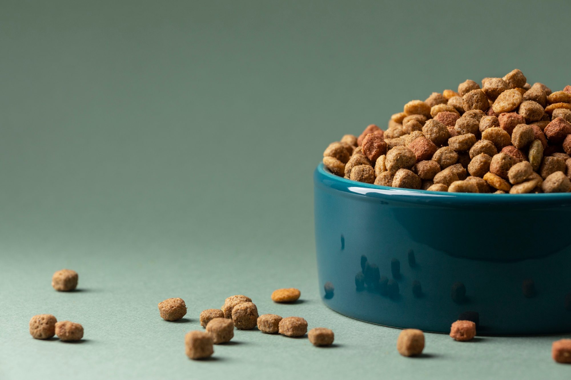 「無穀飼料反而不好」的說法怎麼來的？