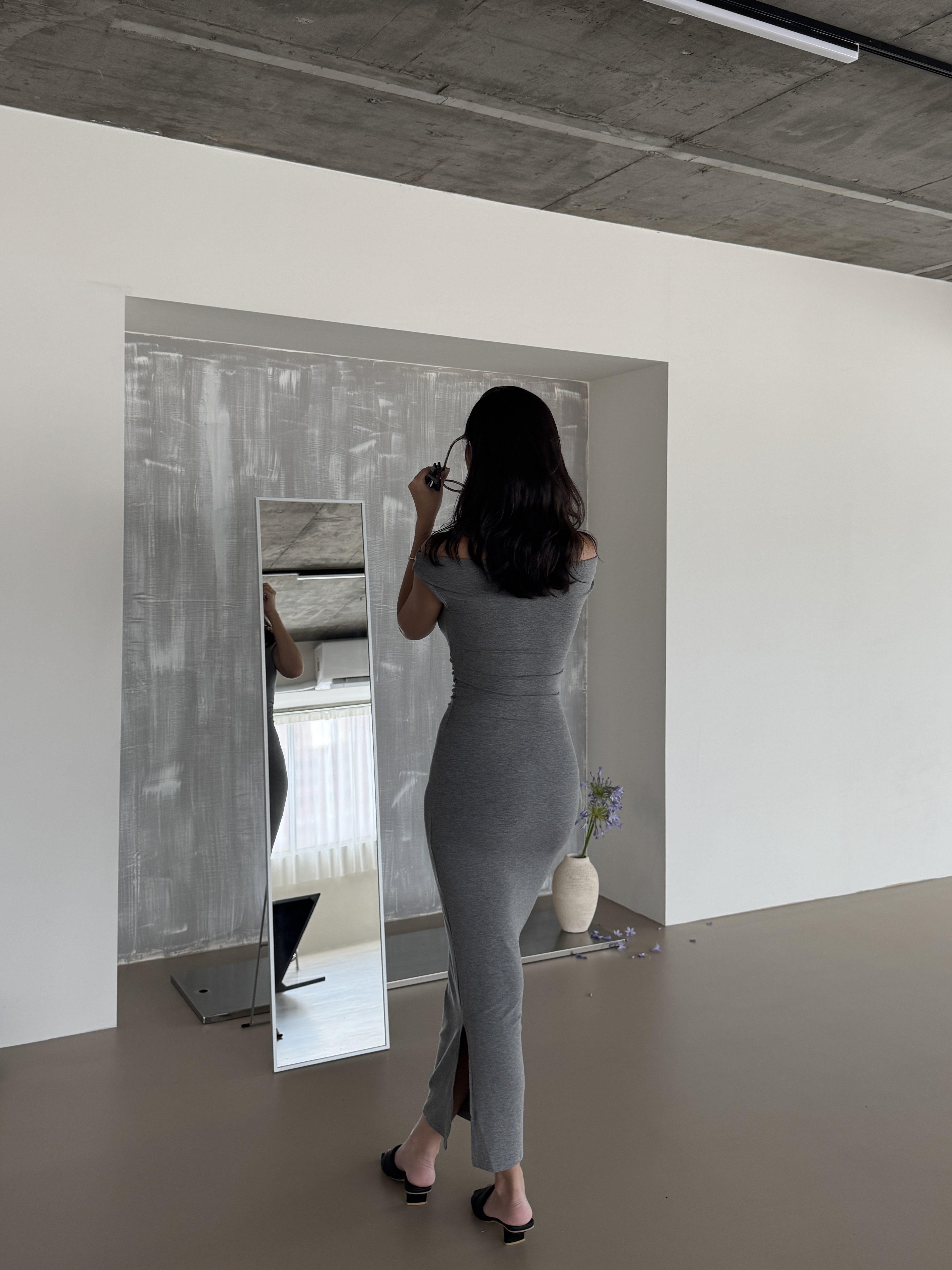 簡約高質感🤍一字領褶皺包臀洋裝(2色)