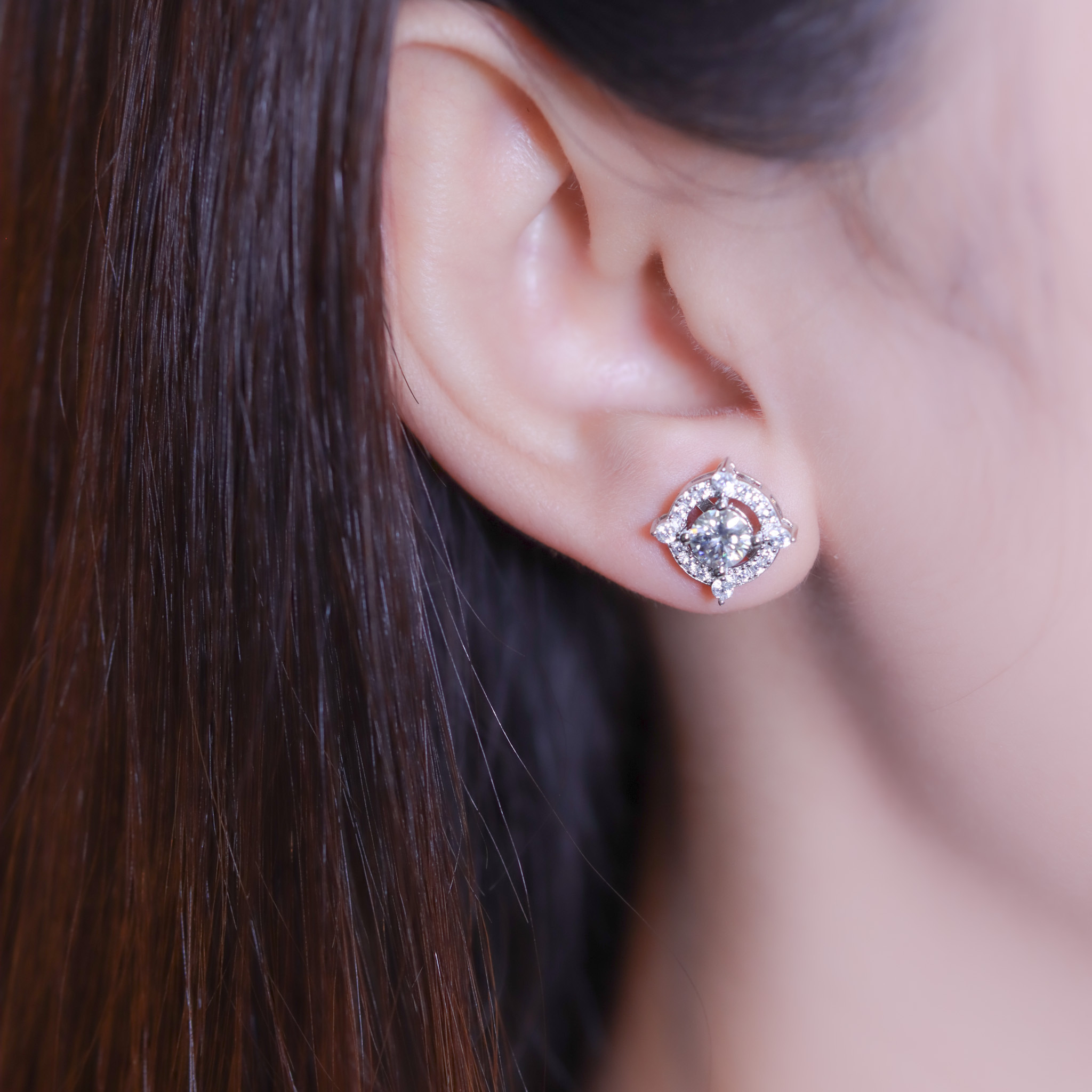 | 925純銀・厚鍍白金・莫桑石 | 鑽光漫畫廊耳環(三種戴法) | EA0985 |