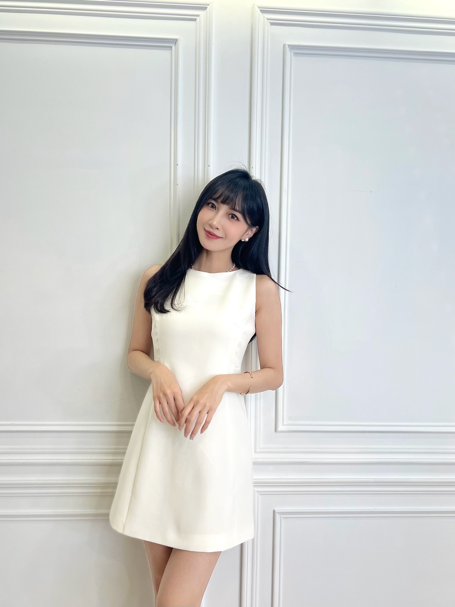 極簡挺版剪裁背心洋裝