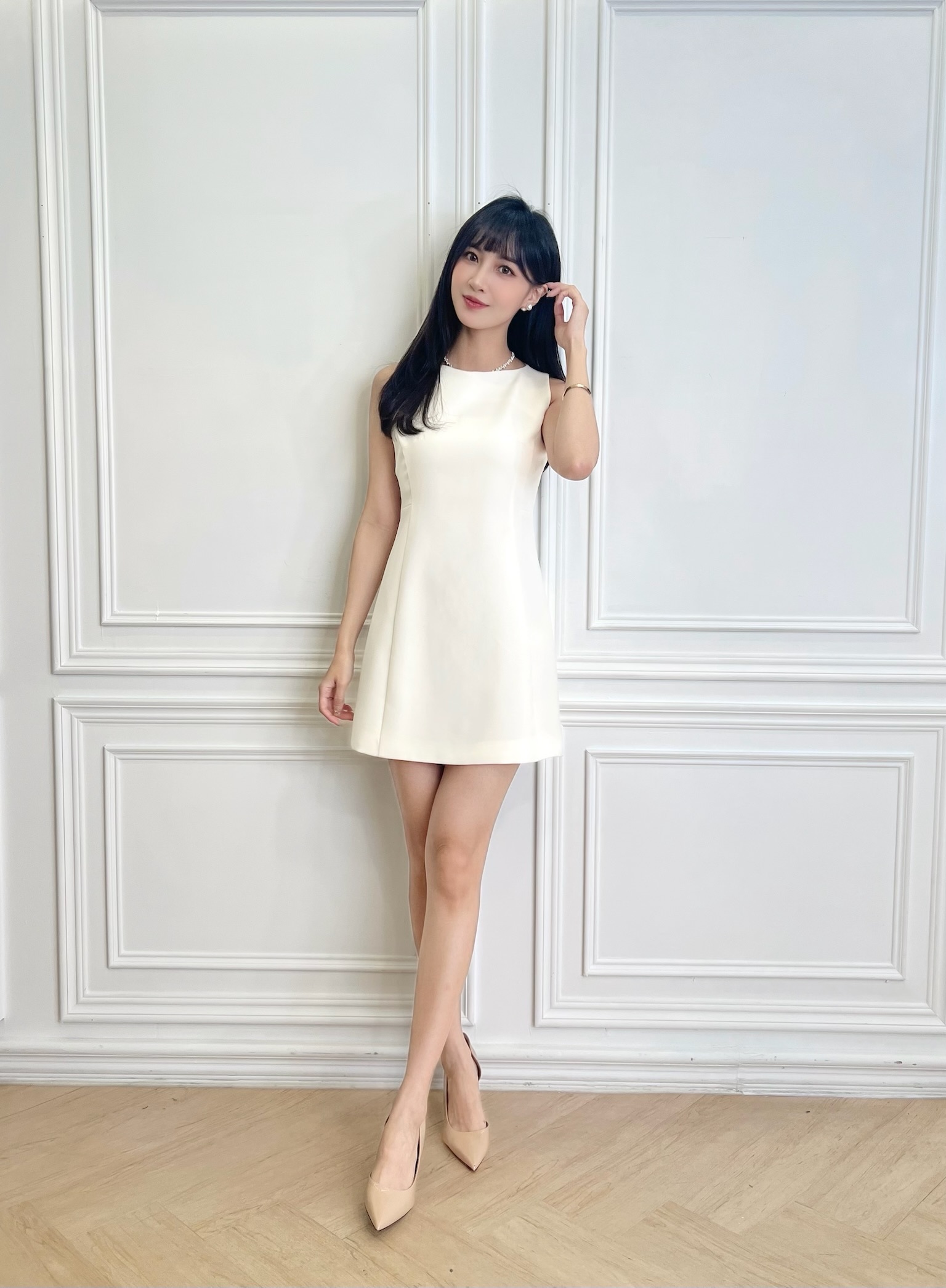 極簡挺版剪裁背心洋裝