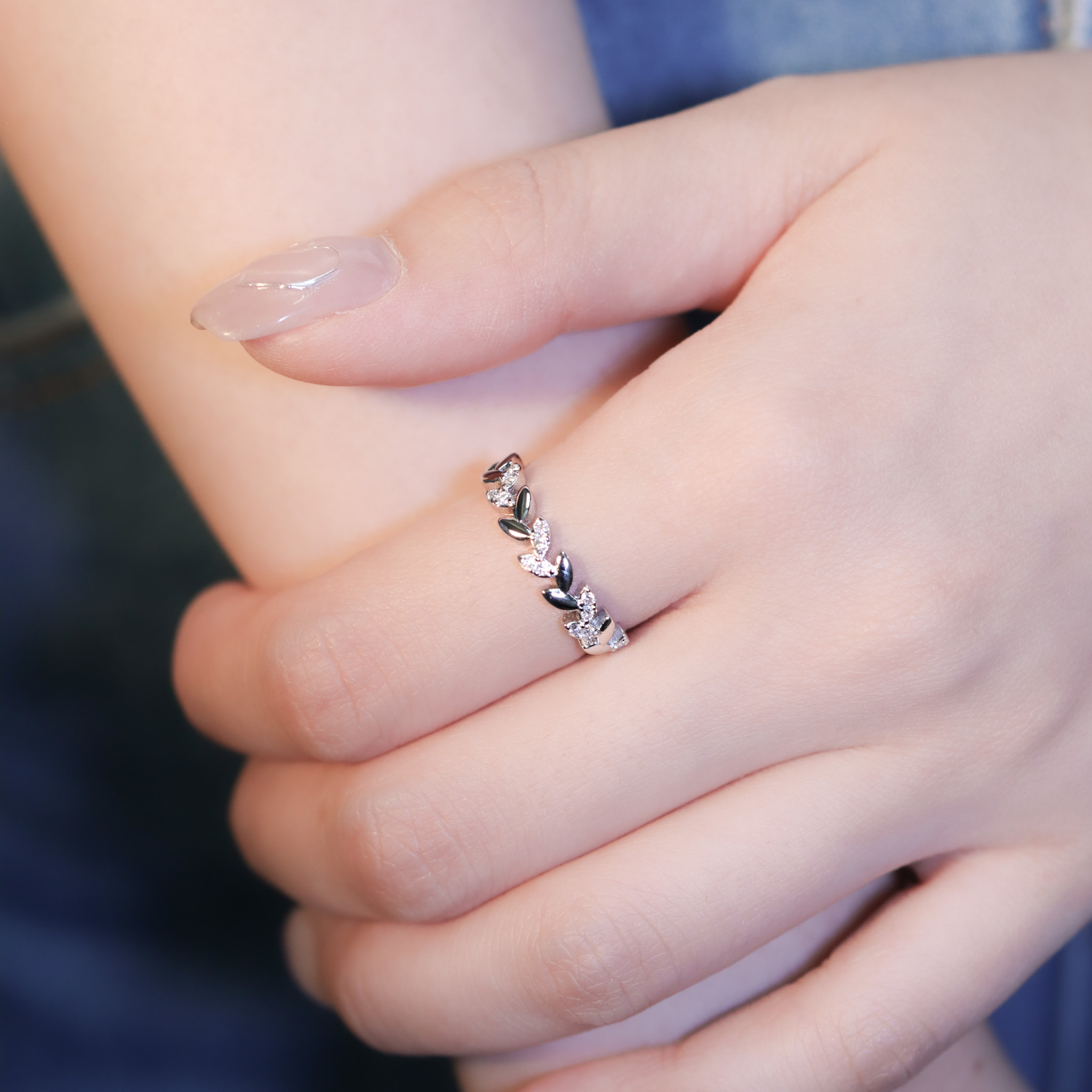 | 925純銀・厚鍍白金・莫桑石 | 幸福步履不停戒指  | RI0880 |