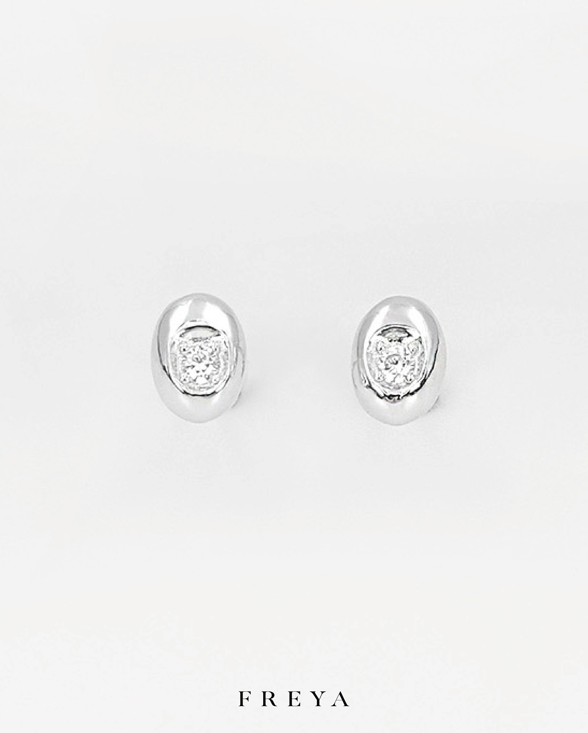 FREYA 單鑽水滴耳環