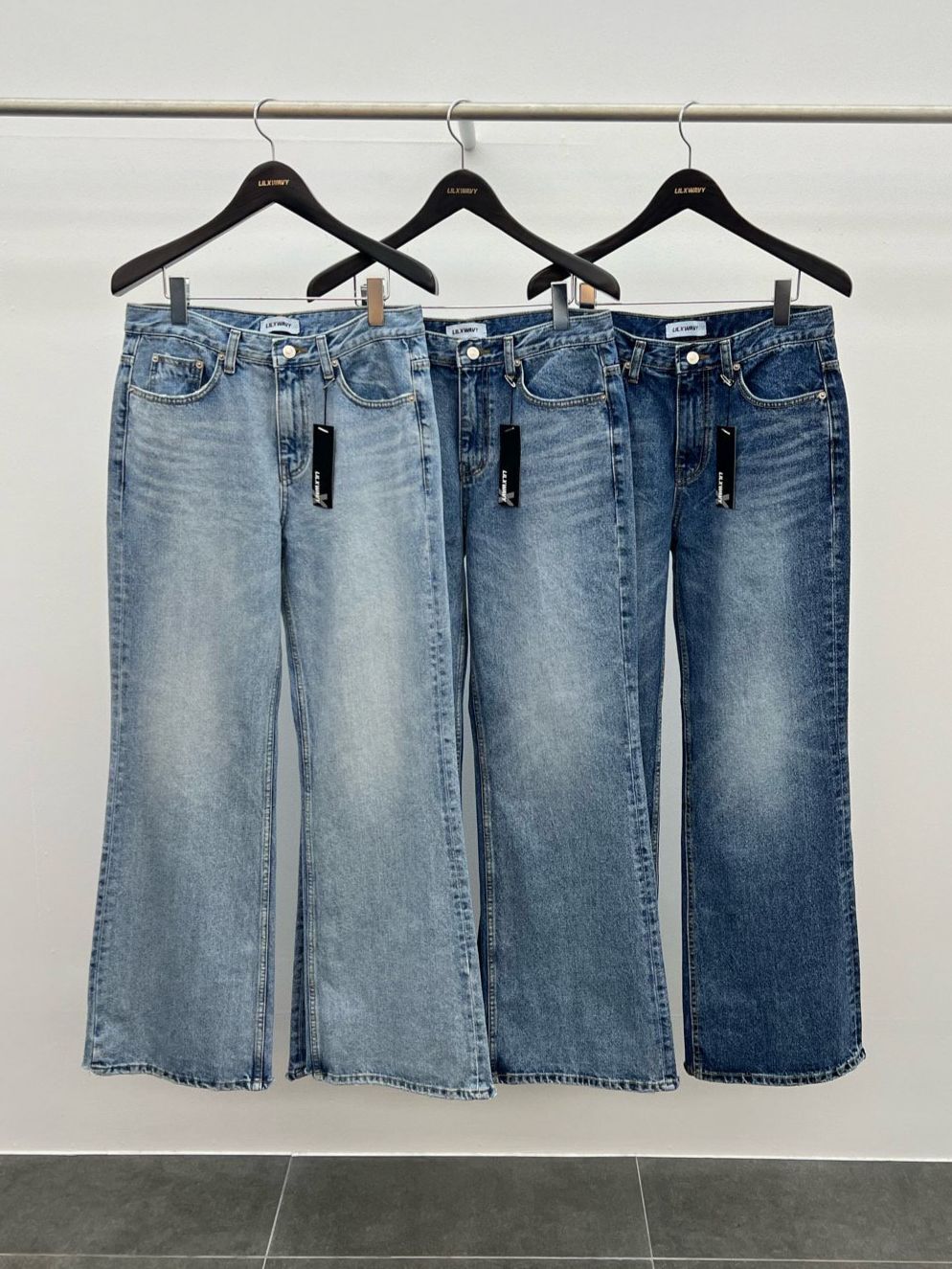 洗水淨色喇叭牛仔褲 LIL-052P