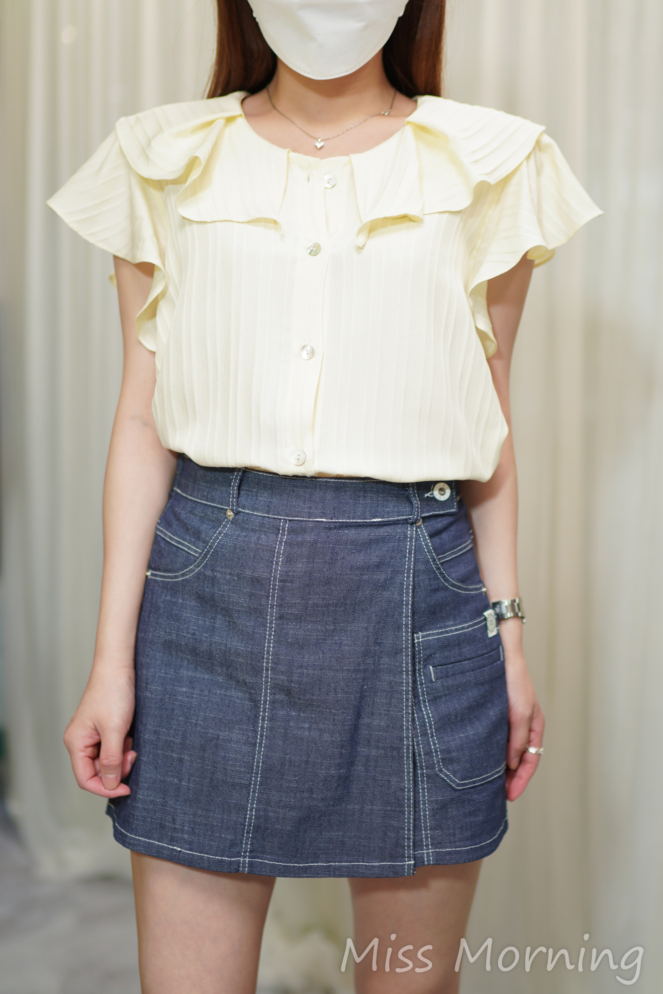 靚色顯白暗條抵著上衣(14653)