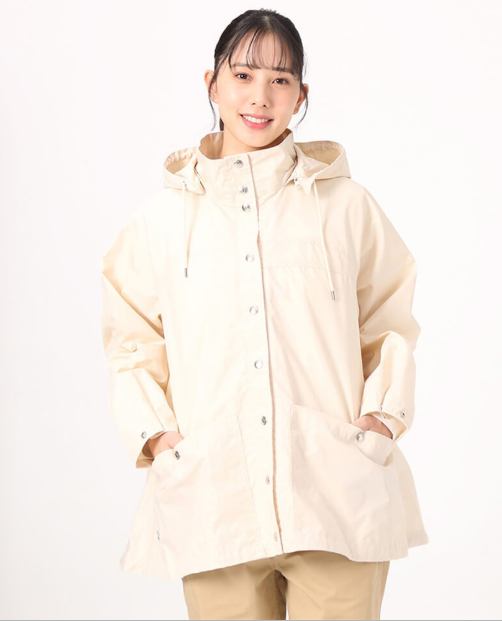CHUMS Women's A-Line Camping Parka Light Jacket /White /  Lightweight / JUN25