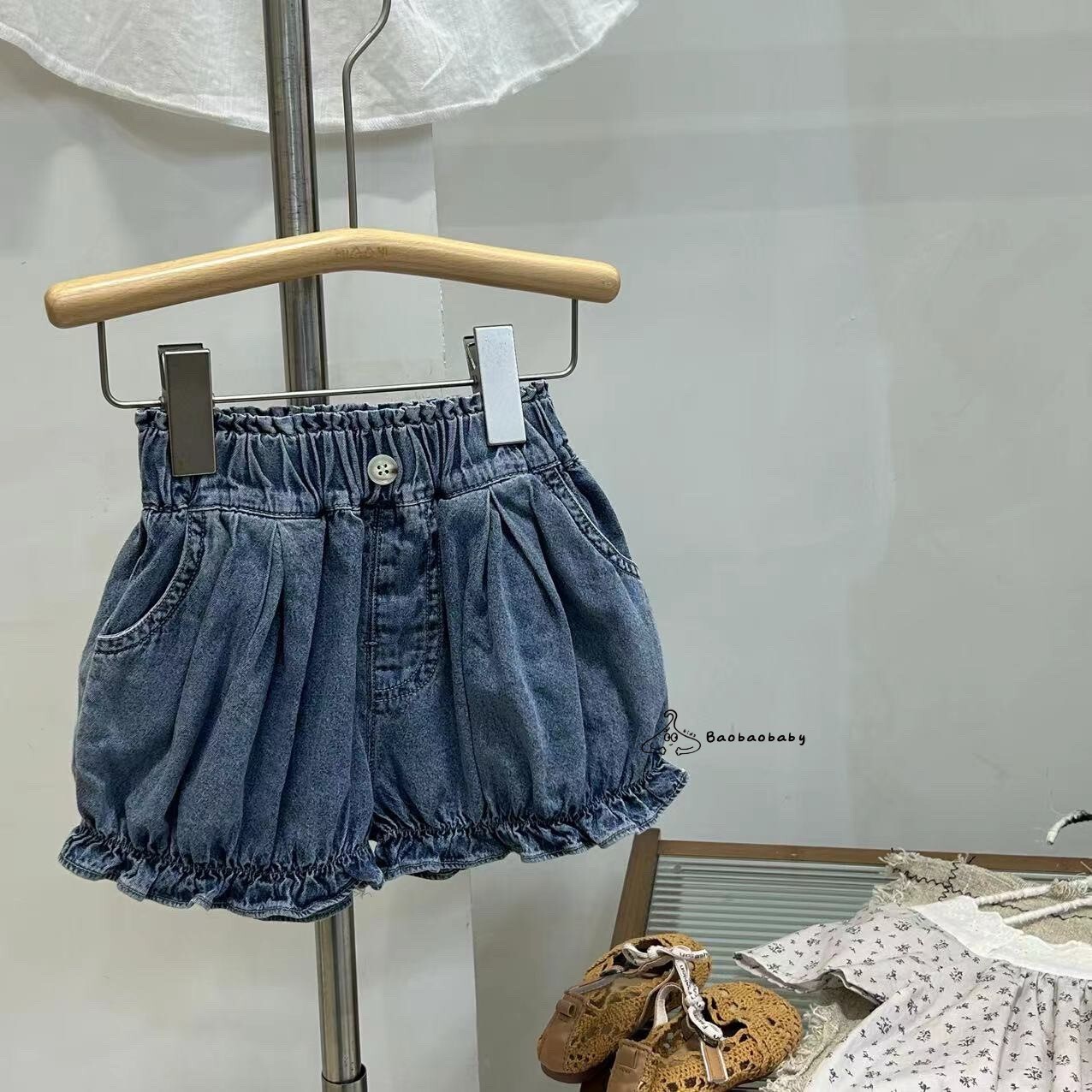 花苞捲邊牛仔褲