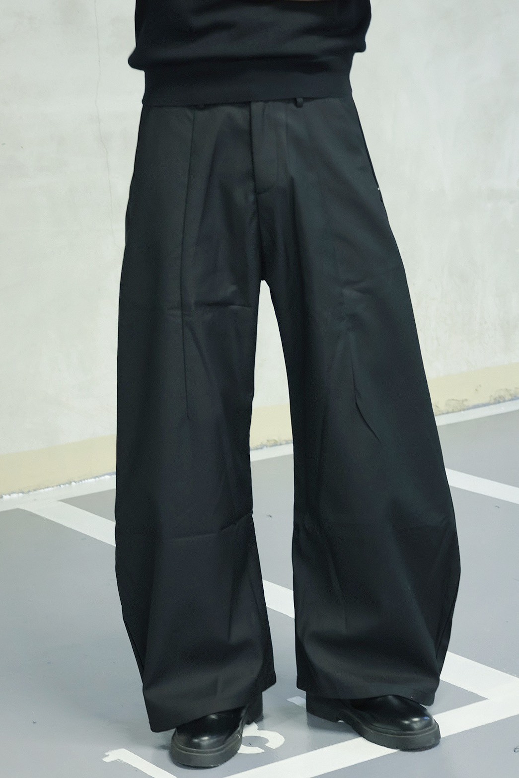 FU 立體 設計彎刀 寬鬆 Cleanfit 高級感 #西裝褲