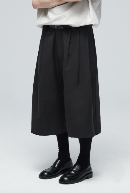 DECESOLO 日系復古多褶寬鬆七分褲 - 黑/咖啡