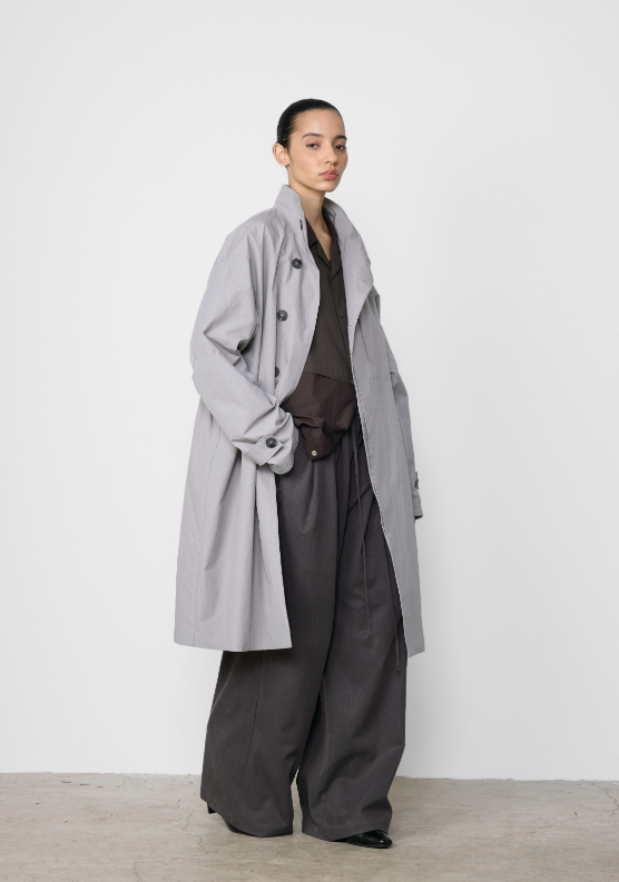 DECESOLO 天絲多褶慵懶風直筒闊腿長褲 - 黑/灰