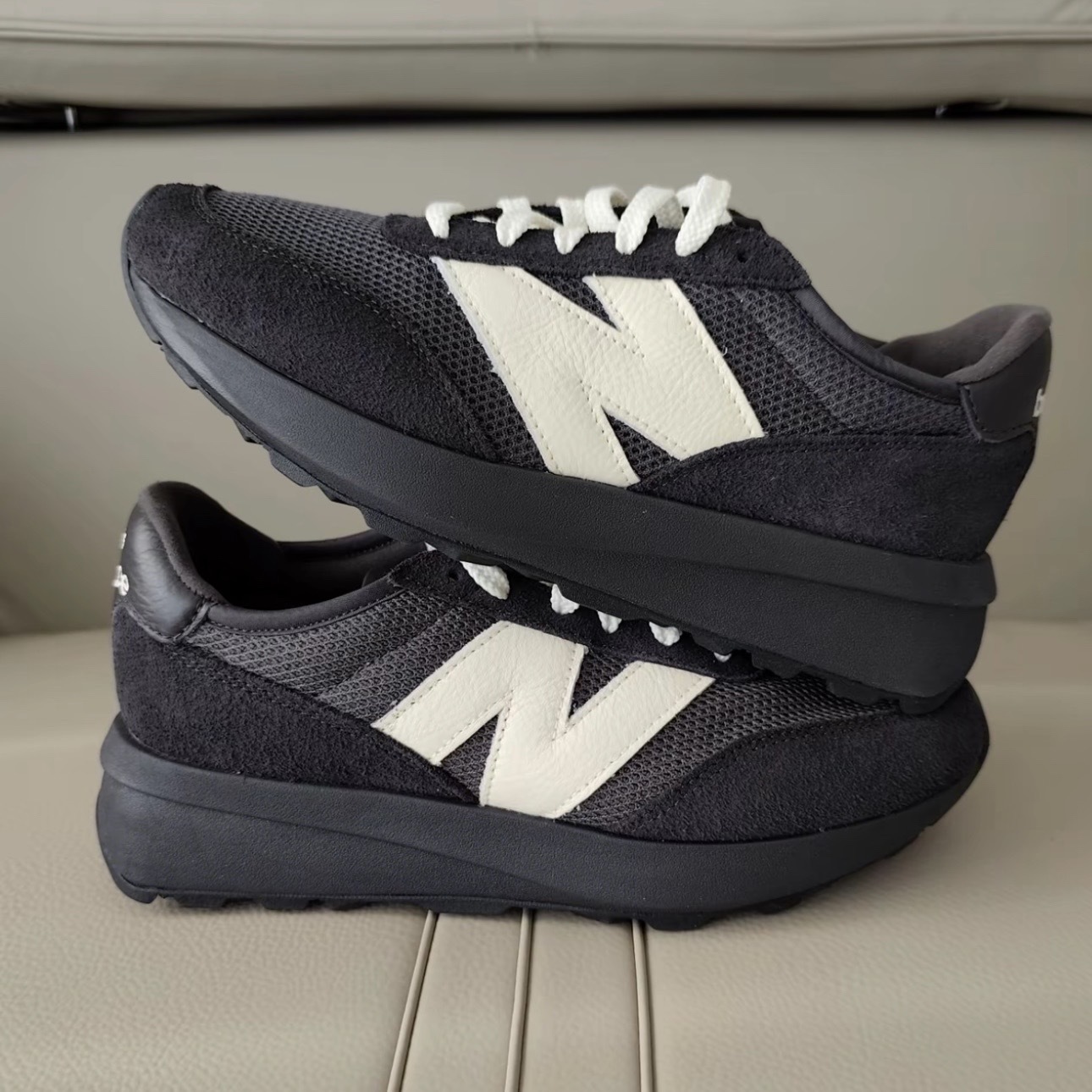 NEW BALANCE 370 黑白 奶油白 麂皮 網布 休閒 微高  U370PB