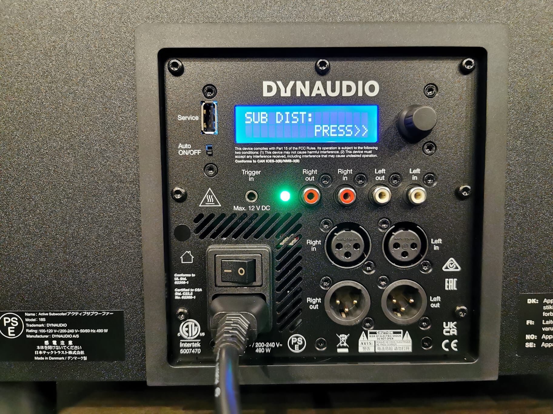 設定Dynauido Pro 18S超低音揚聲器與聆聽位置的距離