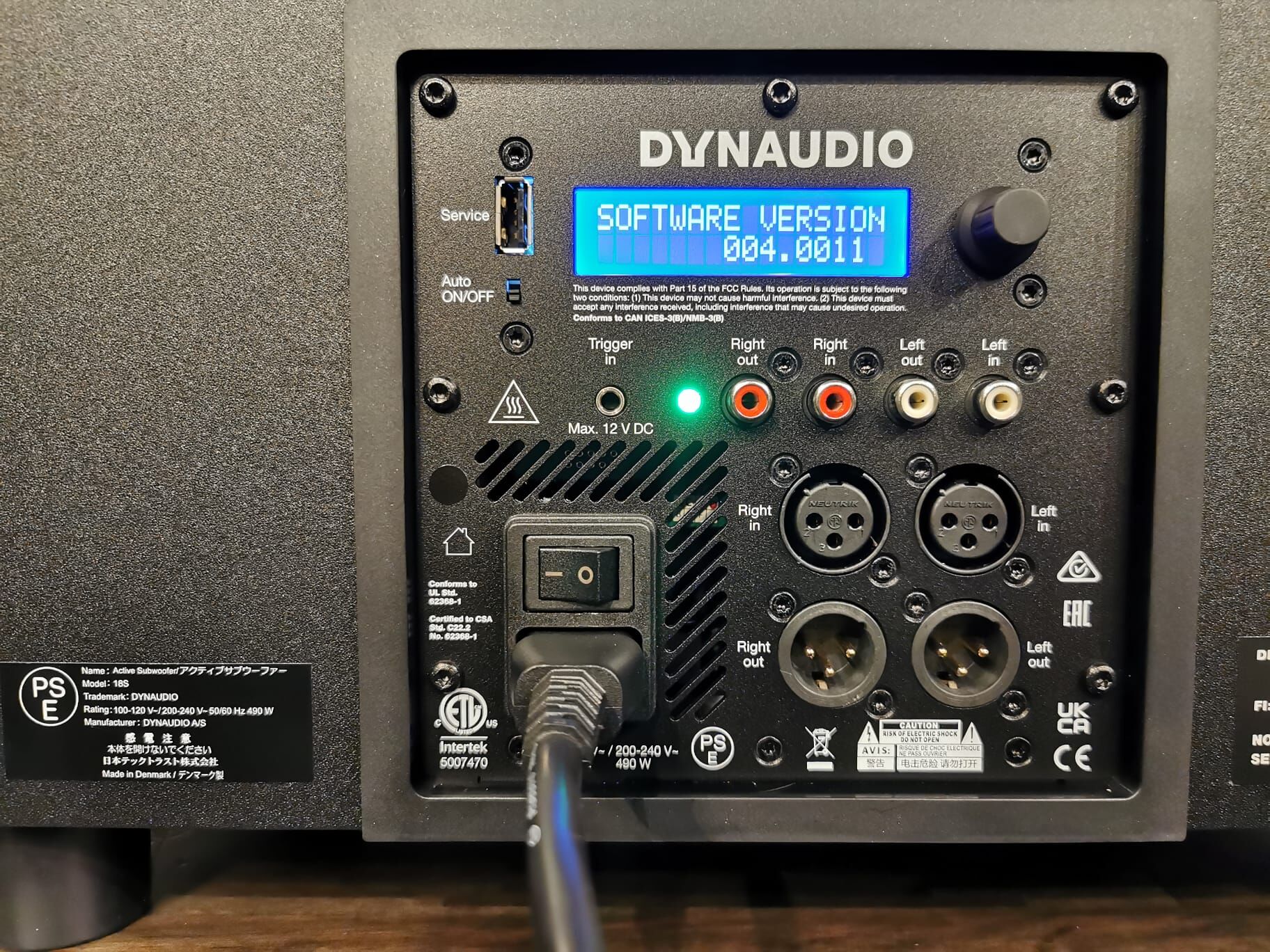 顯示Dynauido Pro 18S超低音揚聲器的SOFTWARE版本