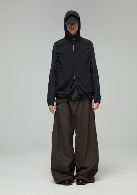 DECESOLO 輪廓多褶慵懶風闊腿長褲 - 黑/咖啡