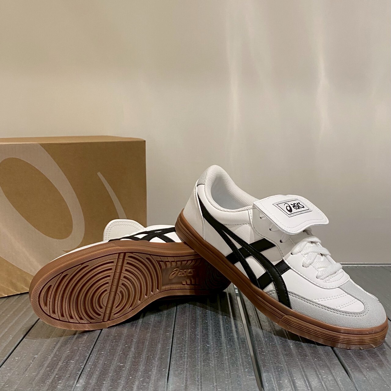 Asics Aaron 2.0 白黑焦糖 焦糖底 翻蓋鞋舌 休閒鞋 1203A720-100