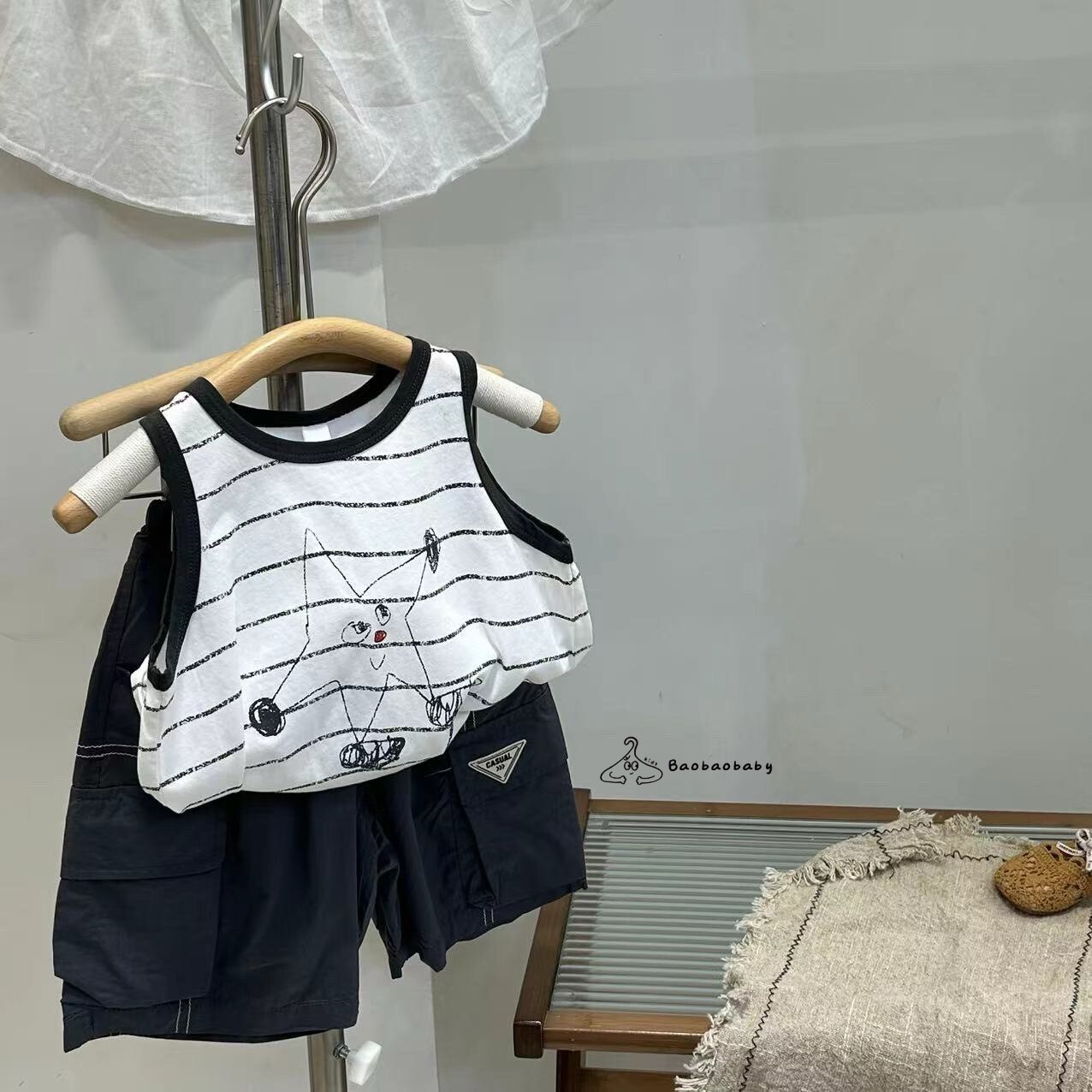 線條小星星背心