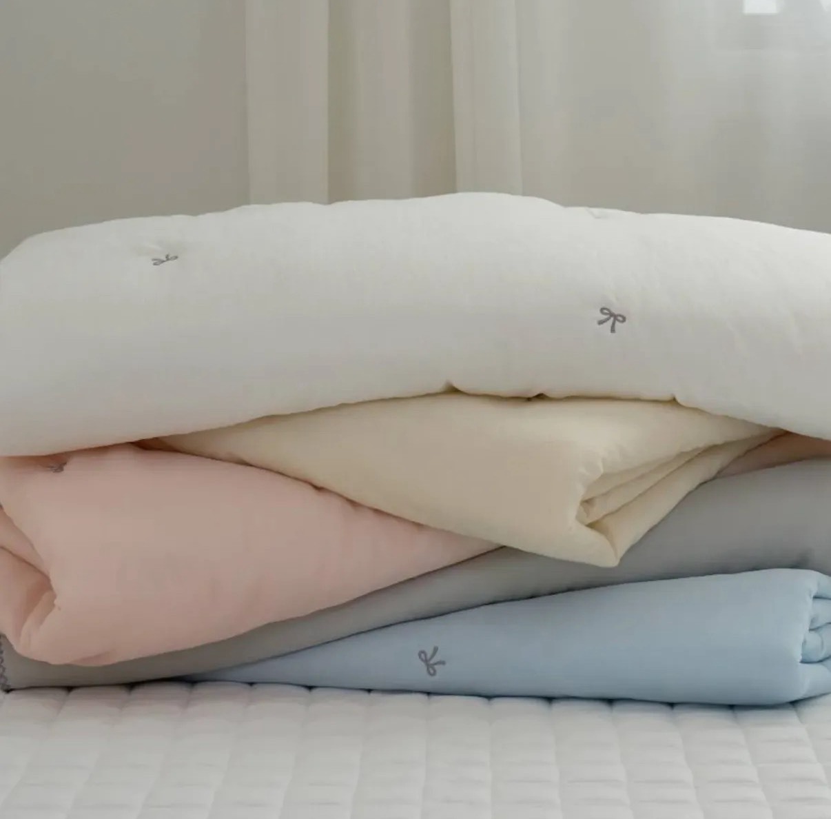 【韓國】滿版小蝴蝶結涼感冰冰被