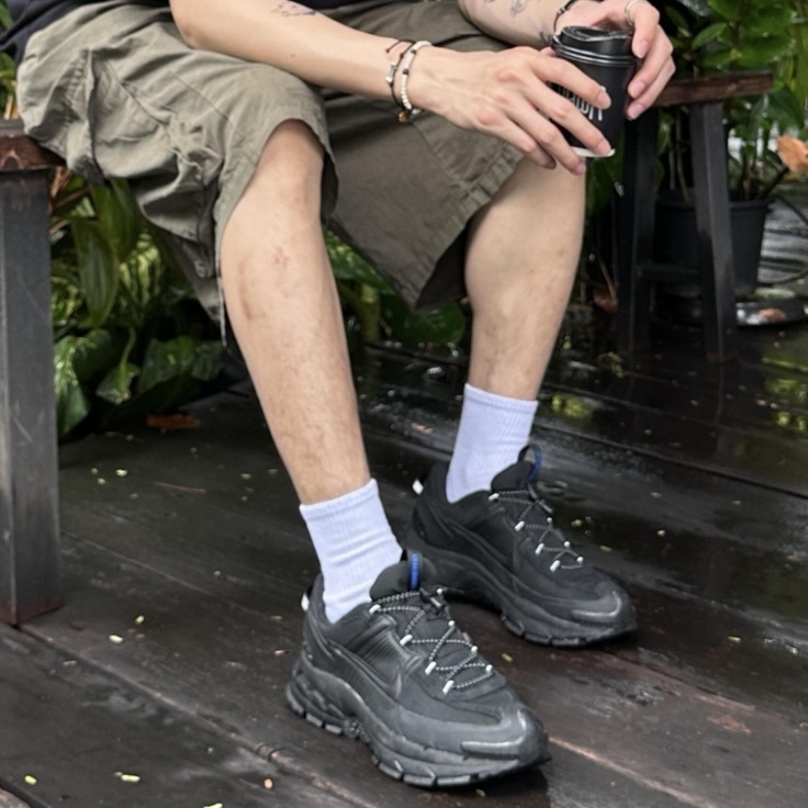 NIKE ZOOM VOMERO ROAM 全黑 黑武士 防潑水 耐磨 增高 休閒鞋 男鞋 FV2295-002